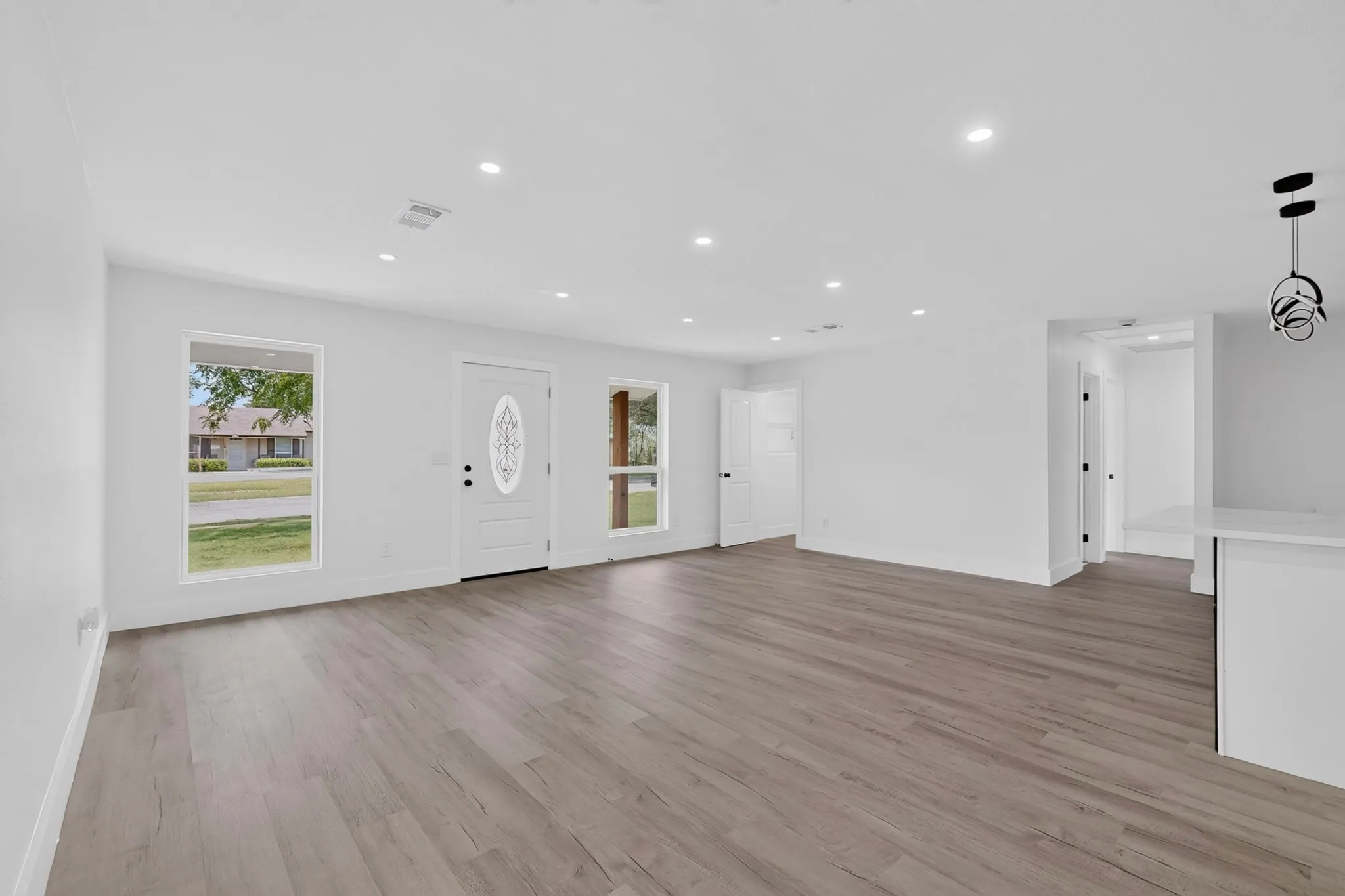 Single Family Residence For Sale in Dallas County , 6208 Fenway Street, Dallas, Texas 75217, 4 Bedroom, 3 Bathroom, Garage spaces, 1,835 Sqft, built in 1963, mls#21330324, Real Estate Agent in Dallas, Homes For Sale in Dallas county, Homes For Sale in Dallas, Realtor in Dallas Texas, Real Estate Brokerage Independent Realty Texas, Luminita Cordes Realtor