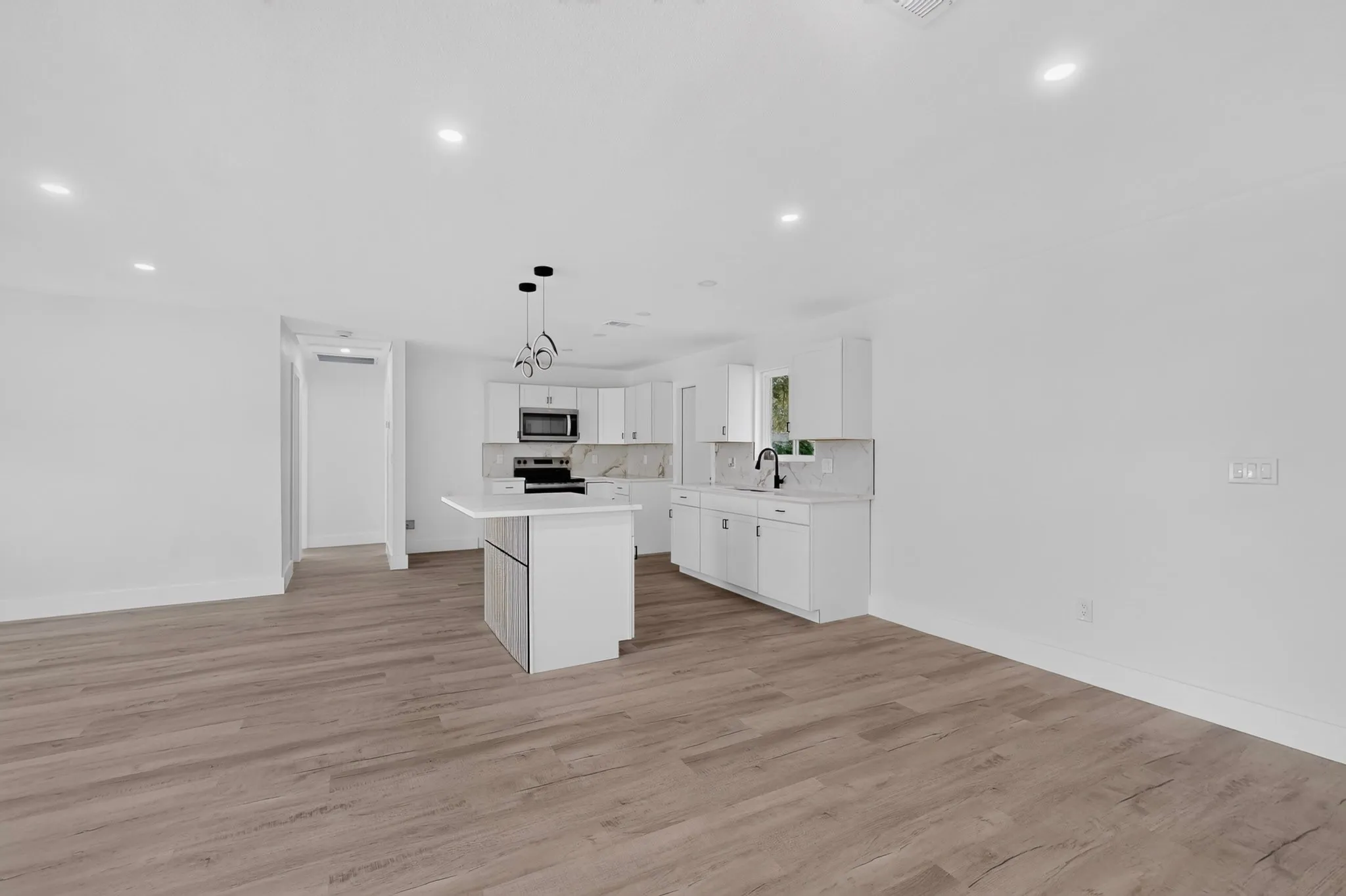 Single Family Residence For Sale in Dallas County , 6208 Fenway Street, Dallas, Texas 75217, 4 Bedroom, 3 Bathroom, Garage spaces, 1,835 Sqft, built in 1963, mls#21330324, Real Estate Agent in Dallas, Homes For Sale in Dallas county, Homes For Sale in Dallas, Realtor in Dallas Texas, Real Estate Brokerage Independent Realty Texas, Luminita Cordes Realtor