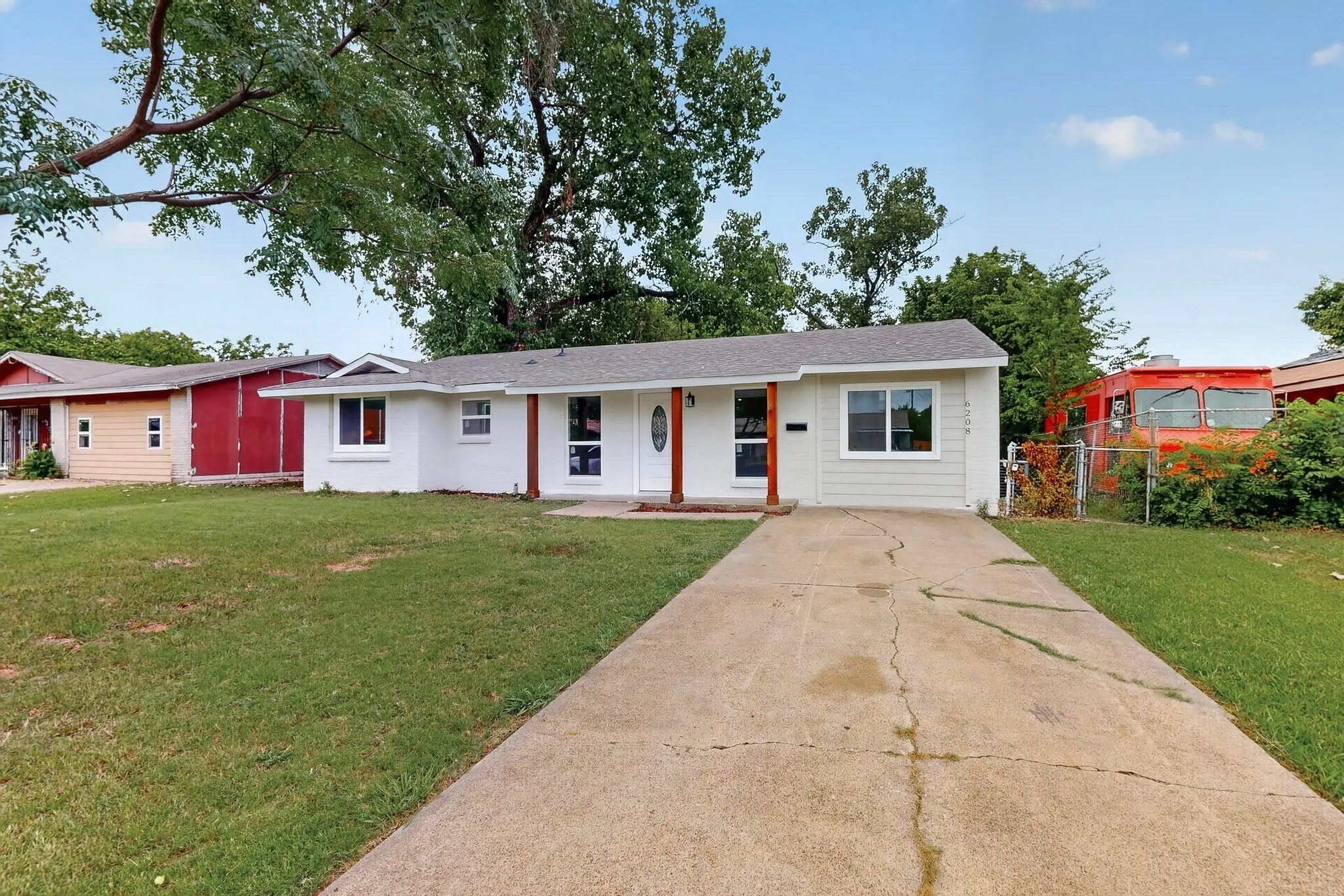 Single Family Residence For Sale in Dallas County , 6208 Fenway Street, Dallas, Texas 75217, 4 Bedroom, 3 Bathroom, Garage spaces, 1,835 Sqft, built in 1963, mls#21330324, Real Estate Agent in Dallas, Homes For Sale in Dallas county, Homes For Sale in Dallas, Realtor in Dallas Texas, Real Estate Brokerage Independent Realty Texas, Luminita Cordes Realtor