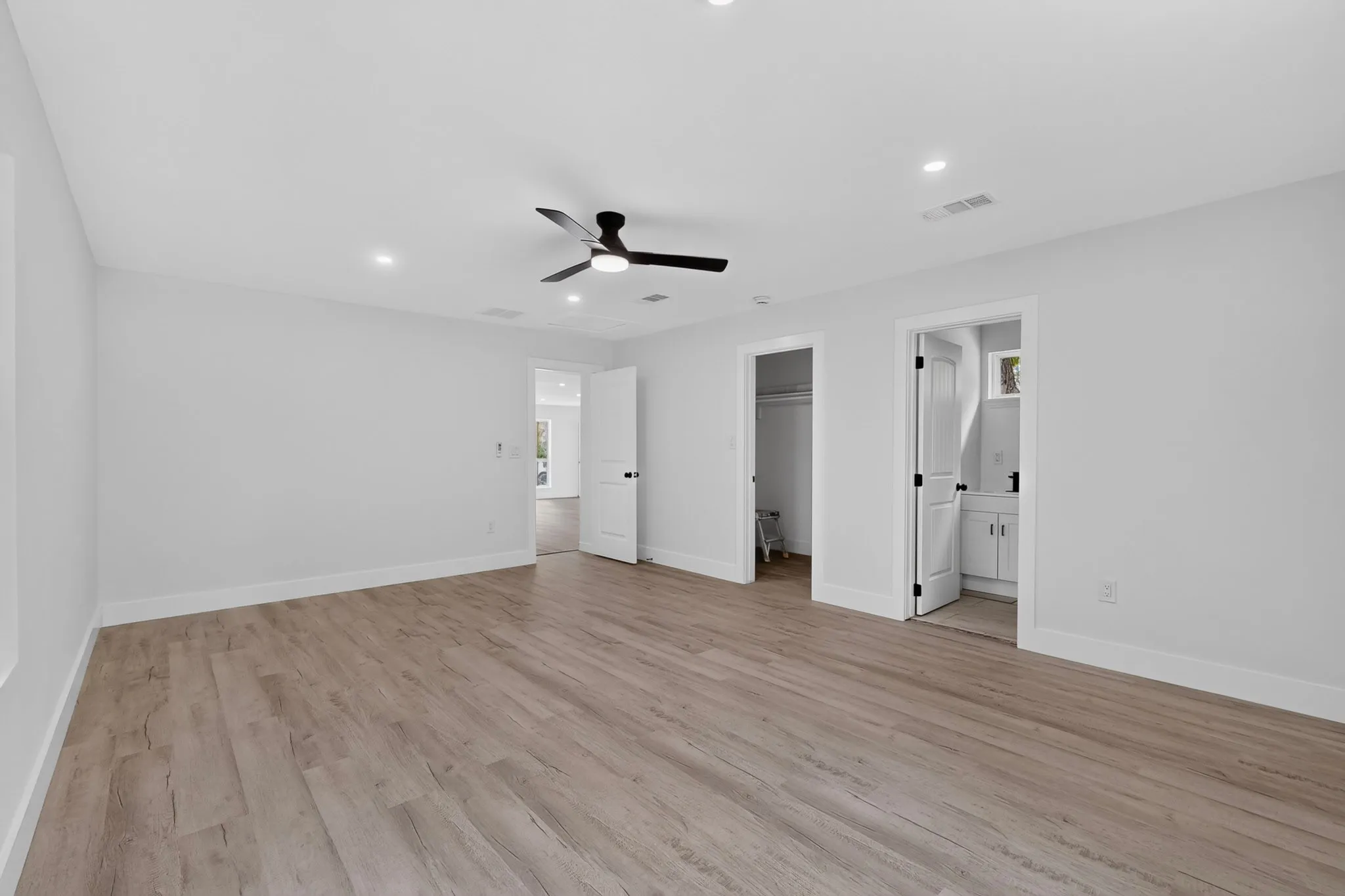Single Family Residence For Sale in Dallas County , 6208 Fenway Street, Dallas, Texas 75217, 4 Bedroom, 3 Bathroom, Garage spaces, 1,835 Sqft, built in 1963, mls#21330324, Real Estate Agent in Dallas, Homes For Sale in Dallas county, Homes For Sale in Dallas, Realtor in Dallas Texas, Real Estate Brokerage Independent Realty Texas, Luminita Cordes Realtor