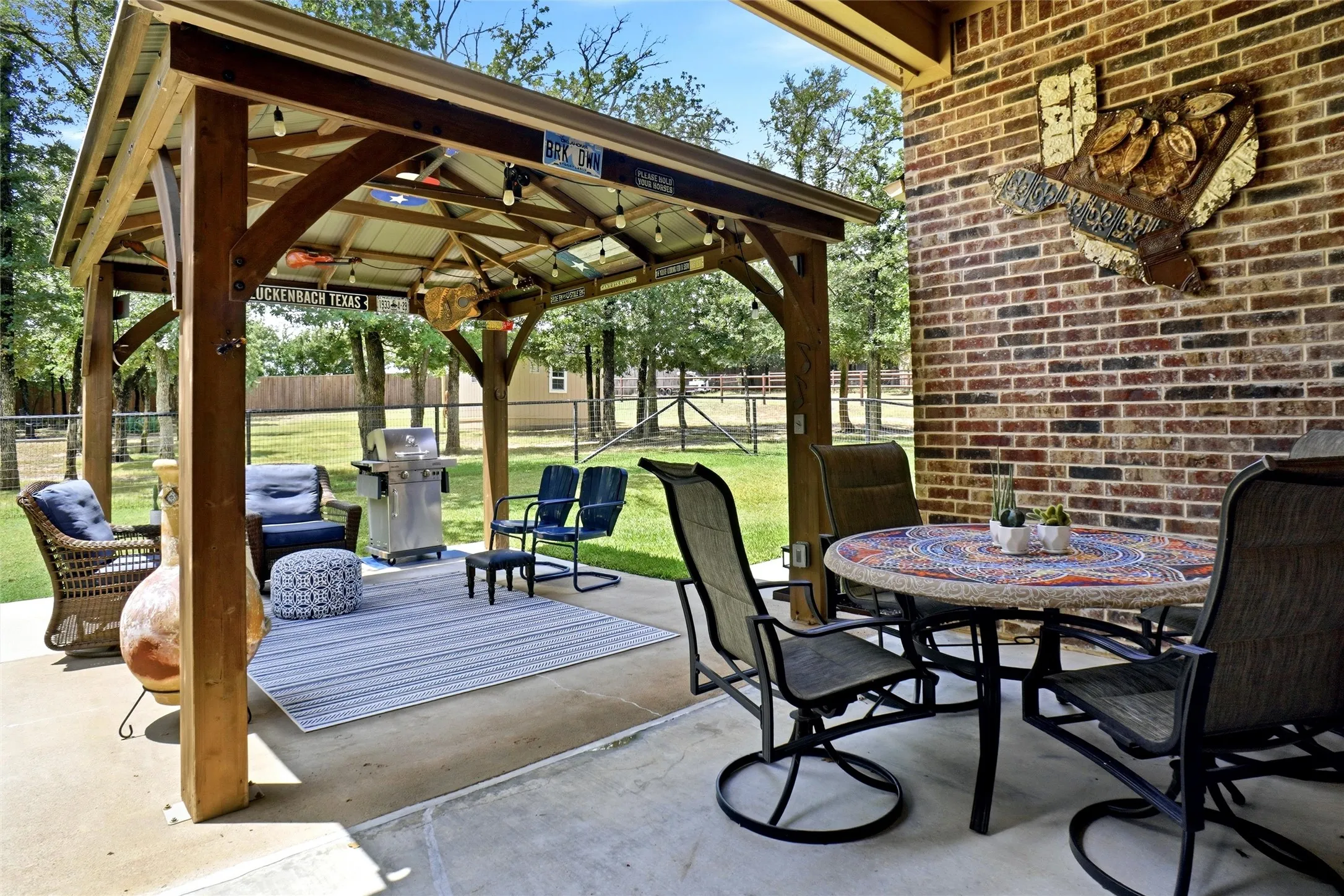Single Family Residence For Sale in Parker County , 244 S Natural Spring Lane, Azle, Texas 76020, 3 Bedroom, 2 Bathroom, 2 Garage spaces, 2,008 Sqft, built in 2016, mls#21334164, Real Estate Agent in Azle, Homes For Sale in Parker county, Homes For Sale in Azle, Realtor in Azle Texas, Real Estate Brokerage Independent Realty Texas, Luminita Cordes Realtor