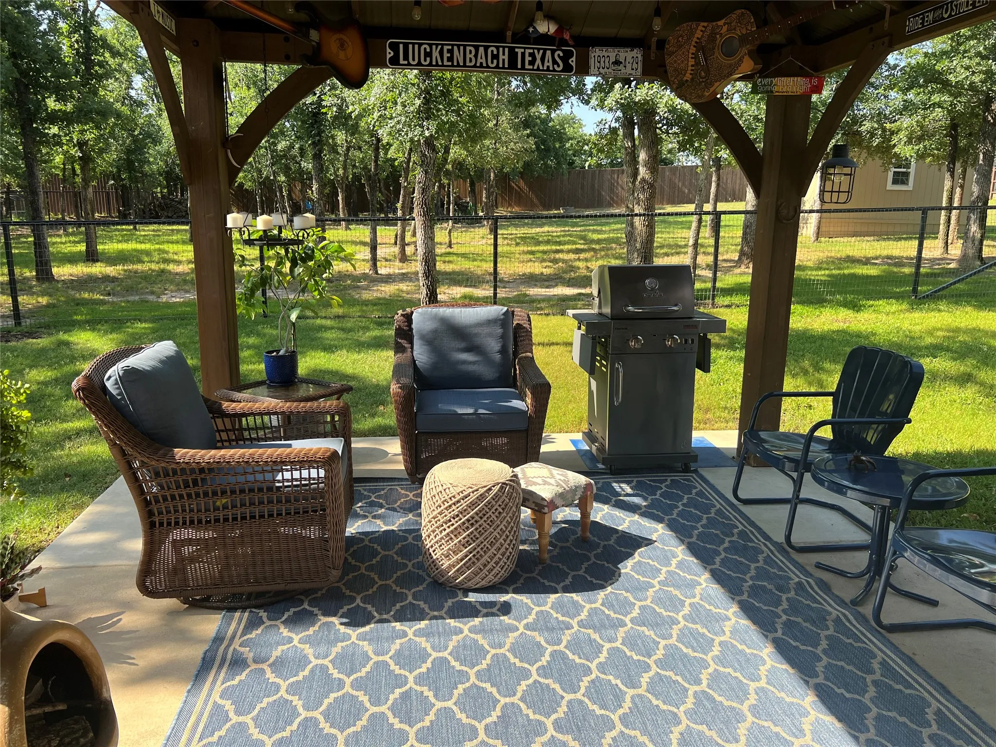 Single Family Residence For Sale in Parker County , 244 S Natural Spring Lane, Azle, Texas 76020, 3 Bedroom, 2 Bathroom, 2 Garage spaces, 2,008 Sqft, built in 2016, mls#21334164, Real Estate Agent in Azle, Homes For Sale in Parker county, Homes For Sale in Azle, Realtor in Azle Texas, Real Estate Brokerage Independent Realty Texas, Luminita Cordes Realtor