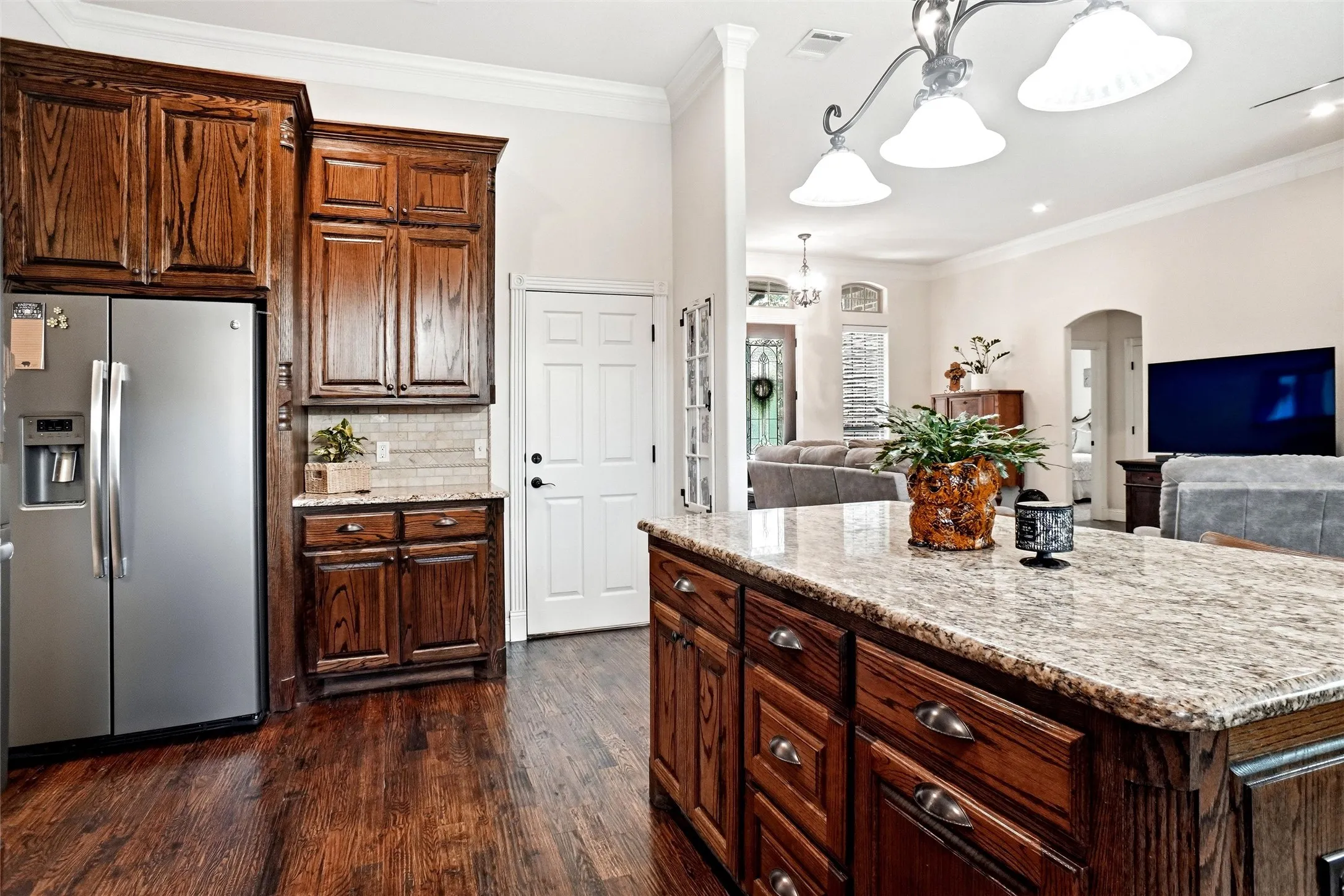 Single Family Residence For Sale in Parker County , 244 S Natural Spring Lane, Azle, Texas 76020, 3 Bedroom, 2 Bathroom, 2 Garage spaces, 2,008 Sqft, built in 2016, mls#21334164, Real Estate Agent in Azle, Homes For Sale in Parker county, Homes For Sale in Azle, Realtor in Azle Texas, Real Estate Brokerage Independent Realty Texas, Luminita Cordes Realtor