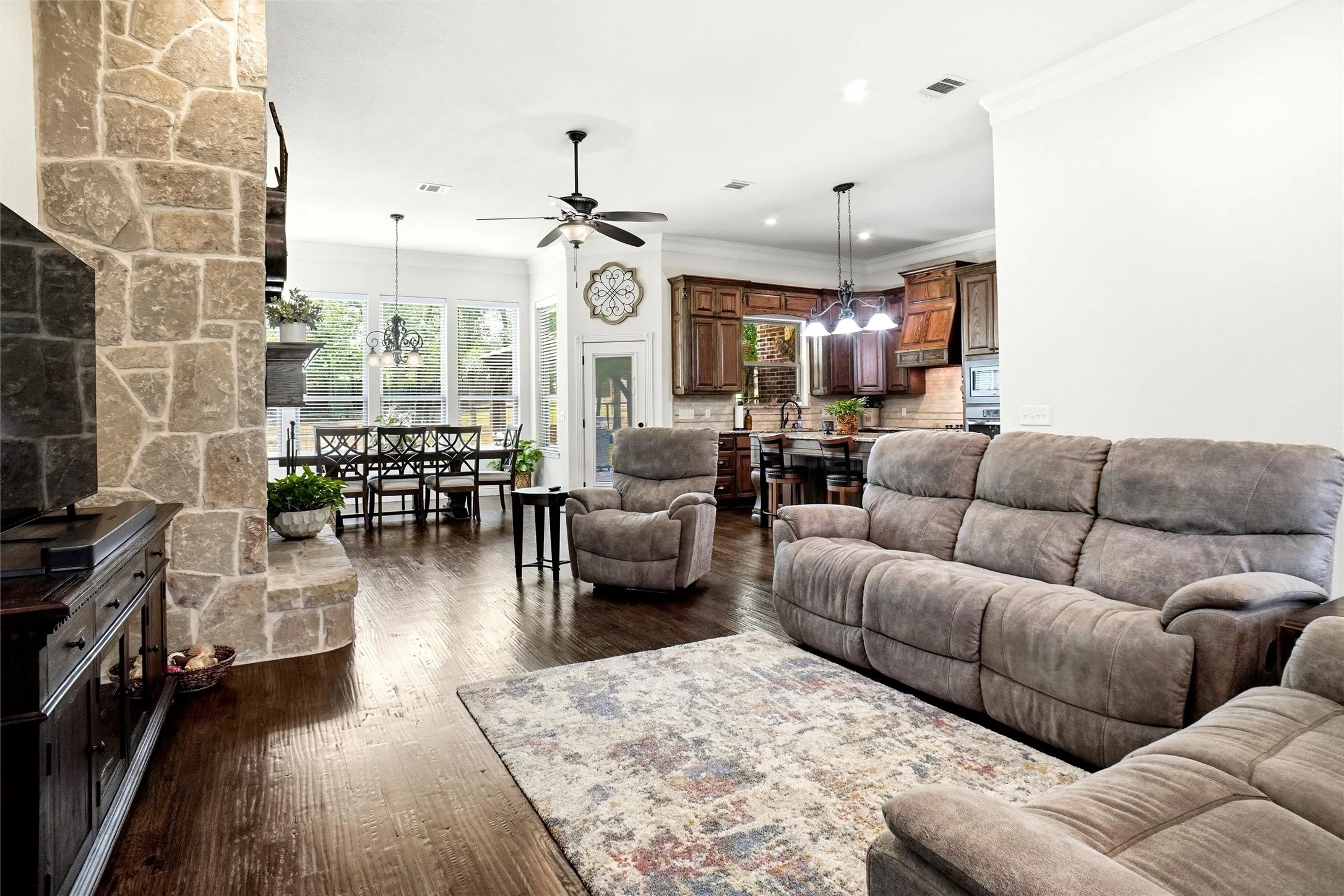 Single Family Residence For Sale in Parker County , 244 S Natural Spring Lane, Azle, Texas 76020, 3 Bedroom, 2 Bathroom, 2 Garage spaces, 2,008 Sqft, built in 2016, mls#21334164, Real Estate Agent in Azle, Homes For Sale in Parker county, Homes For Sale in Azle, Realtor in Azle Texas, Real Estate Brokerage Independent Realty Texas, Luminita Cordes Realtor