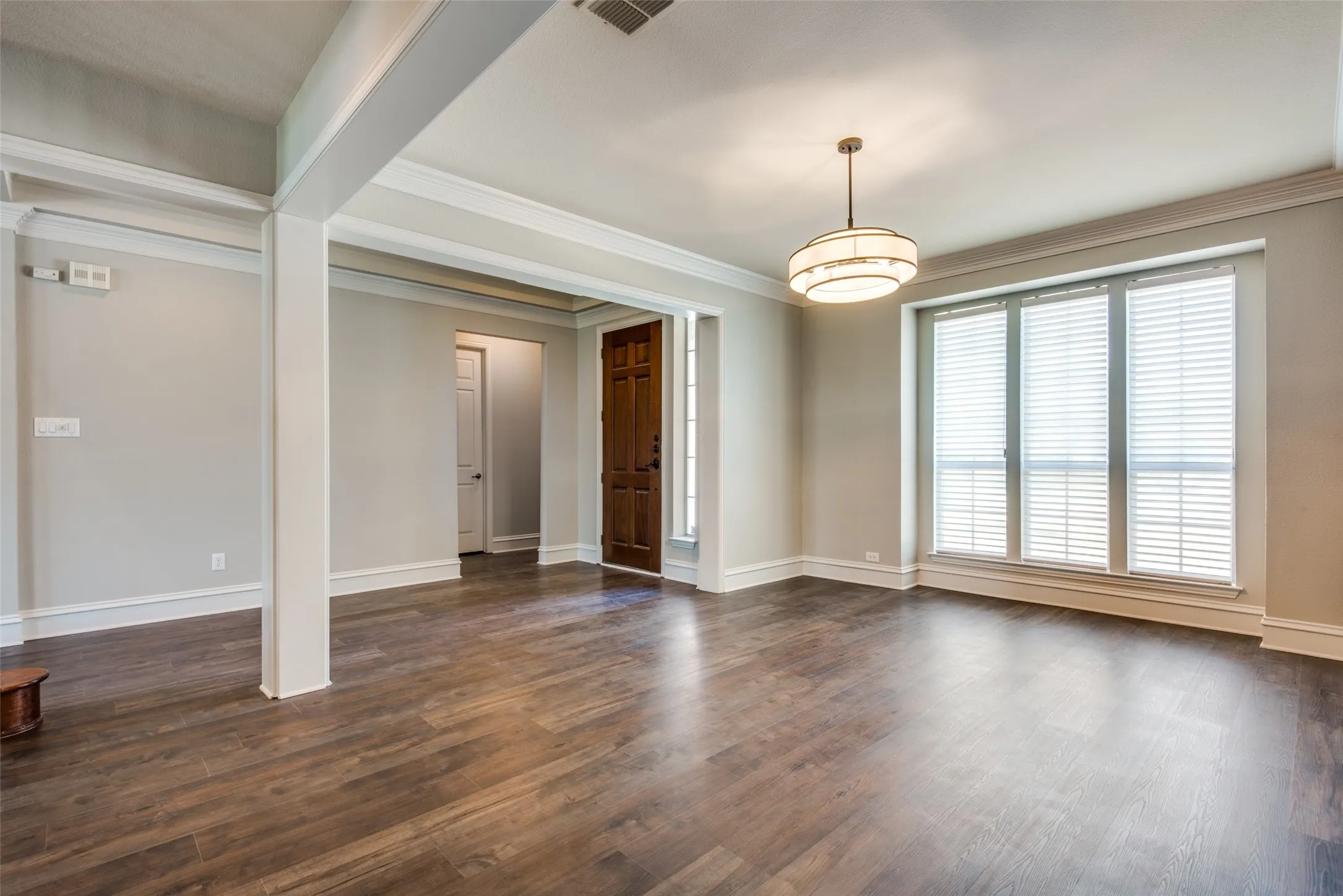 Single Family Residence For Rent in Denton County , 10845 Silver Dollar Drive, Frisco, Texas 75033, 5 Bedrooms, 4 Bathrooms, 2 Garage spaces, 3,678 Sqft, built in 2002, Price $4,200, mls#21333176, Real Estate Agent in Frisco, Homes For Rent in Denton county, Homes For Rent in Frisco, Realtor in Frisco Texas, Real Estate Brokerage Independent Realty Texas, Luminita Cordes Realtor