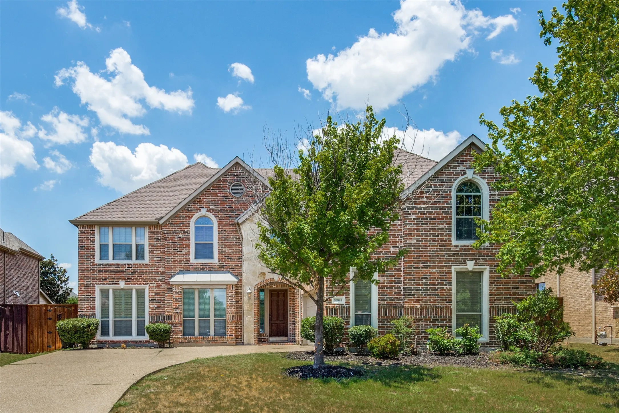 Single Family Residence For Rent in Denton County , 10845 Silver Dollar Drive, Frisco, Texas 75033, 5 Bedrooms, 4 Bathrooms, 2 Garage spaces, 3,678 Sqft, built in 2002, Price $4,200, mls#21333176, Real Estate Agent in Frisco, Homes For Rent in Denton county, Homes For Rent in Frisco, Realtor in Frisco Texas, Real Estate Brokerage Independent Realty Texas, Luminita Cordes Realtor