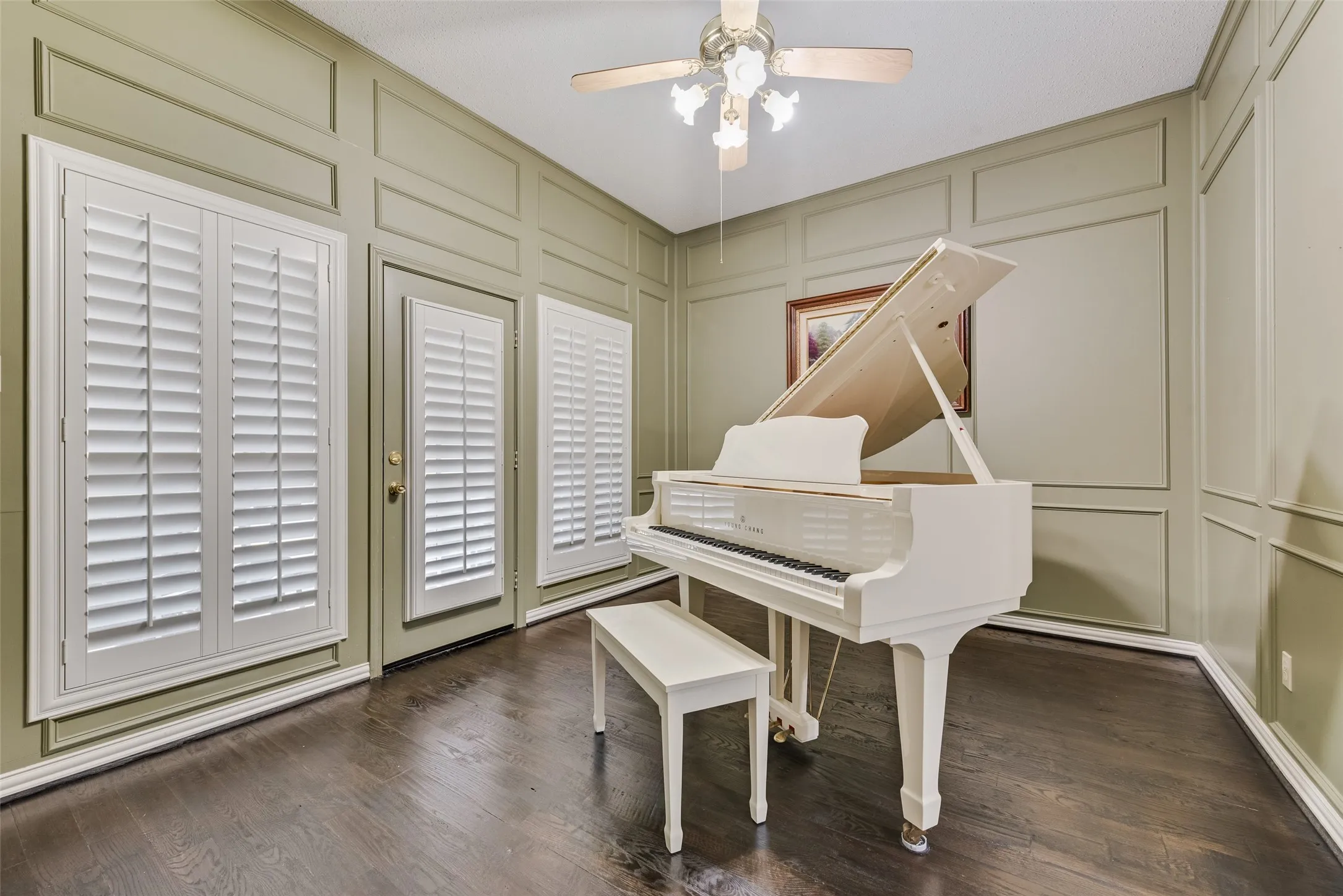Second Living with real hardwood flooring!