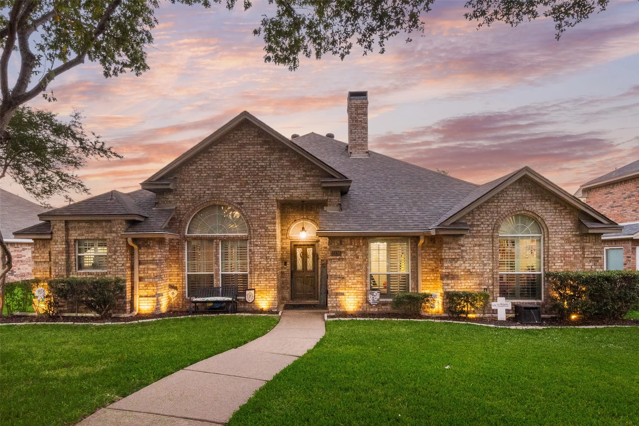 Single Family Residence For Sale in Dallas County , 2336 Penrose Drive, Mesquite, Texas 75150, 4 Bedroom, 3 Bathroom, 2 Garage spaces, 2,306 Sqft, built in 1989, mls#21334513, Real Estate Agent in Mesquite, Homes For Sale in Dallas county, Homes For Sale in Mesquite, Realtor in Mesquite Texas, Real Estate Brokerage Independent Realty Texas, Luminita Cordes Realtor