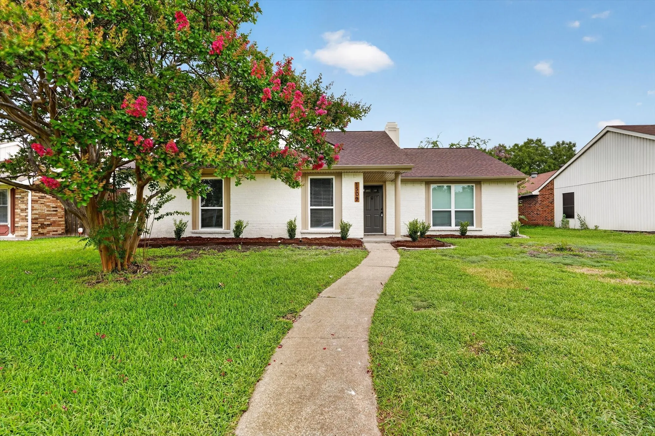 Single Family Residence For Sale in Collin County , 1309 Thoreau Lane, Allen, Texas 75002, 3 Bedroom, 2 Bathroom, 2 Garage spaces, 1,430 Sqft, built in 1983, mls#21313739, Real Estate Agent in Allen, Homes For Sale in Collin county, Homes For Sale in Allen, Realtor in Allen Texas, Real Estate Brokerage Independent Realty Texas, Luminita Cordes Realtor