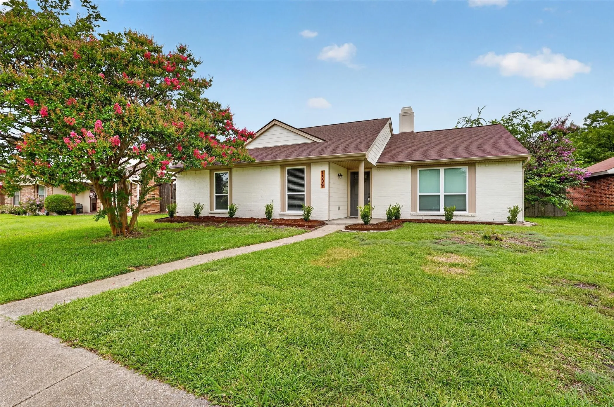 Single Family Residence For Sale in Collin County , 1309 Thoreau Lane, Allen, Texas 75002, 3 Bedroom, 2 Bathroom, 2 Garage spaces, 1,430 Sqft, built in 1983, mls#21313739, Real Estate Agent in Allen, Homes For Sale in Collin county, Homes For Sale in Allen, Realtor in Allen Texas, Real Estate Brokerage Independent Realty Texas, Luminita Cordes Realtor