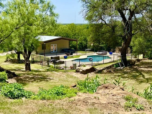 Single Family Residence For Sale in Jack County , 124 S 3rd Street, Jacksboro, Texas 76458, 4 Bedroom, 4 Bathroom, 1 Garage spaces, 2,525 Sqft, built in 1940, mls#21334763, Real Estate Agent in Jacksboro, Homes For Sale in Jack county, Homes For Sale in Jacksboro, Realtor in Jacksboro Texas, Real Estate Brokerage Independent Realty Texas, Luminita Cordes Realtor