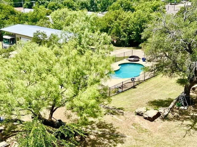 Single Family Residence For Sale in Jack County , 124 S 3rd Street, Jacksboro, Texas 76458, 4 Bedroom, 4 Bathroom, 1 Garage spaces, 2,525 Sqft, built in 1940, mls#21334763, Real Estate Agent in Jacksboro, Homes For Sale in Jack county, Homes For Sale in Jacksboro, Realtor in Jacksboro Texas, Real Estate Brokerage Independent Realty Texas, Luminita Cordes Realtor