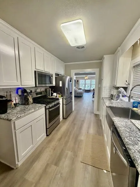Single Family Residence For Sale in Jack County , 124 S 3rd Street, Jacksboro, Texas 76458, 4 Bedroom, 4 Bathroom, 1 Garage spaces, 2,525 Sqft, built in 1940, mls#21334763, Real Estate Agent in Jacksboro, Homes For Sale in Jack county, Homes For Sale in Jacksboro, Realtor in Jacksboro Texas, Real Estate Brokerage Independent Realty Texas, Luminita Cordes Realtor