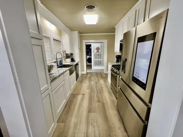 Single Family Residence For Sale in Jack County , 124 S 3rd Street, Jacksboro, Texas 76458, 4 Bedroom, 4 Bathroom, 1 Garage spaces, 2,525 Sqft, built in 1940, mls#21334763, Real Estate Agent in Jacksboro, Homes For Sale in Jack county, Homes For Sale in Jacksboro, Realtor in Jacksboro Texas, Real Estate Brokerage Independent Realty Texas, Luminita Cordes Realtor