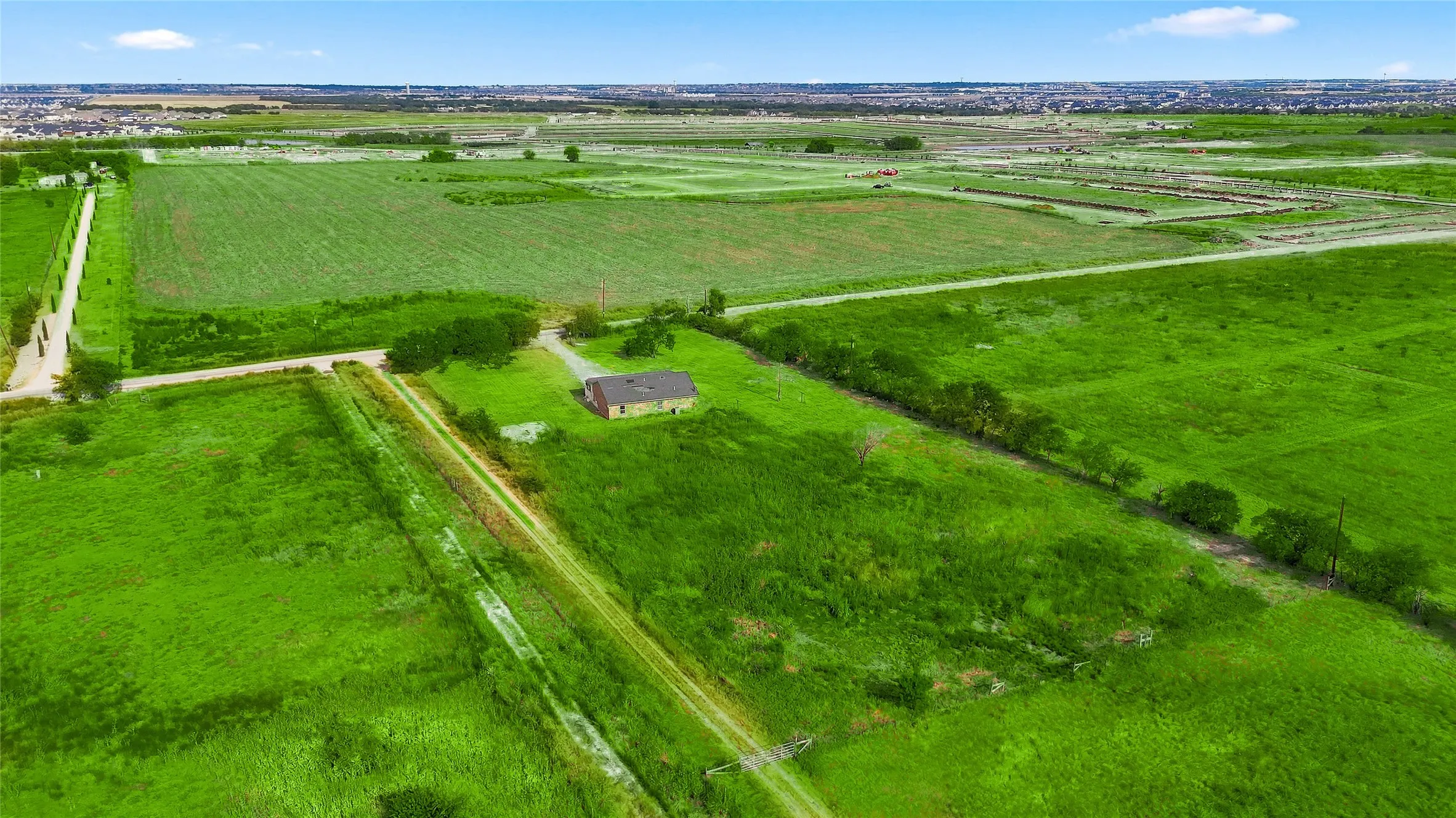 Single Family Residence For Rent in Denton County , 5715 Smiley Road, Celina, Texas 75009, 4 Bedroom, 2 Bathroom, Garage spaces, 1,850 Sqft, built in 2020, mls#21331674, Real Estate Agent in Celina, Homes For Rent in Denton county, Homes For Rent in Celina, Realtor in Celina Texas, Real Estate Brokerage Independent Realty Texas, Luminita Cordes Realtor