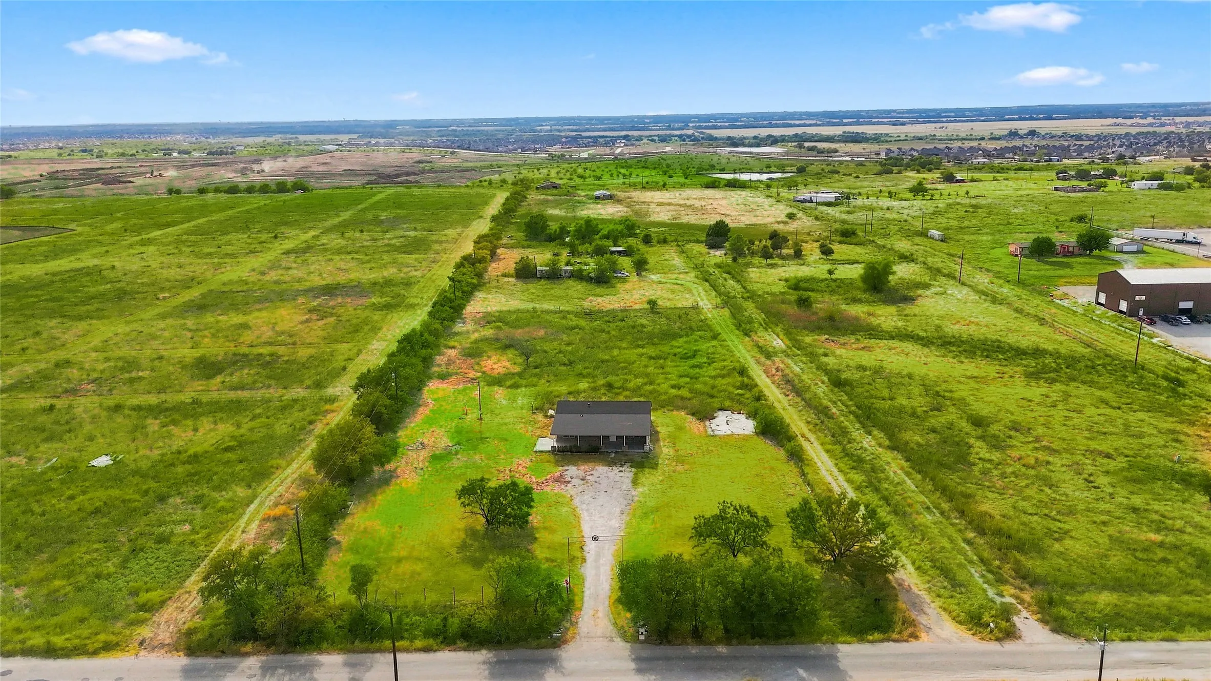 Single Family Residence For Rent in Denton County , 5715 Smiley Road, Celina, Texas 75009, 4 Bedroom, 2 Bathroom, Garage spaces, 1,850 Sqft, built in 2020, mls#21331674, Real Estate Agent in Celina, Homes For Rent in Denton county, Homes For Rent in Celina, Realtor in Celina Texas, Real Estate Brokerage Independent Realty Texas, Luminita Cordes Realtor