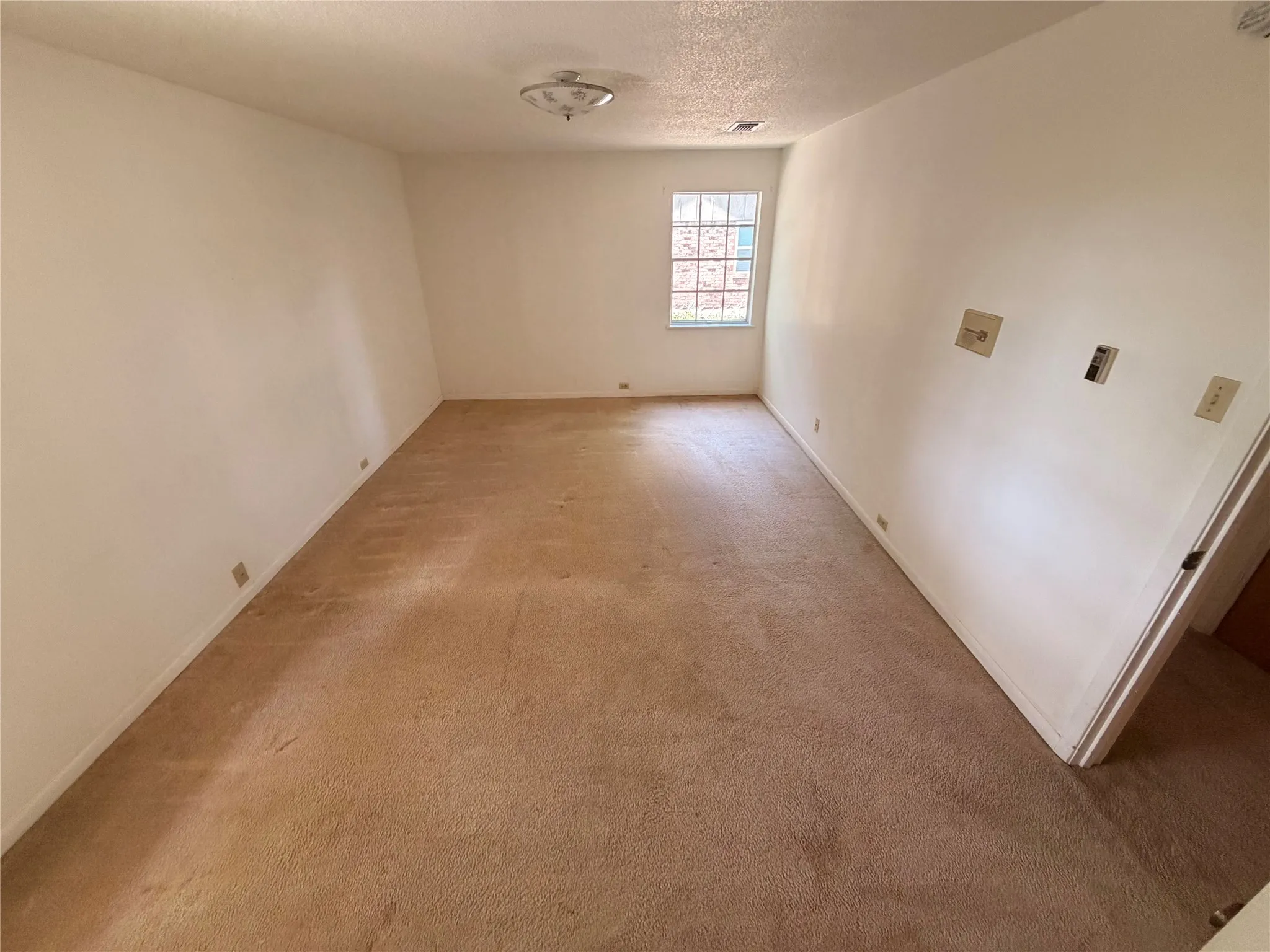 Single Family Residence For Sale in Delta County , 1402 Circle Drive, Cooper, Texas 75432, 3 Bedroom, 2 Bathroom, 2 Garage spaces, 2,181 Sqft, built in 1968, mls#21332724, Real Estate Agent in Cooper, Homes For Sale in Delta county, Homes For Sale in Cooper, Realtor in Cooper Texas, Real Estate Brokerage Independent Realty Texas, Luminita Cordes Realtor