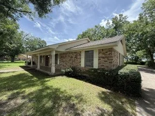Single Family Residence For Sale in Delta County , 1402 Circle Drive, Cooper, Texas 75432, 3 Bedroom, 2 Bathroom, 2 Garage spaces, 2,181 Sqft, built in 1968, mls#21332724, Real Estate Agent in Cooper, Homes For Sale in Delta county, Homes For Sale in Cooper, Realtor in Cooper Texas, Real Estate Brokerage Independent Realty Texas, Luminita Cordes Realtor