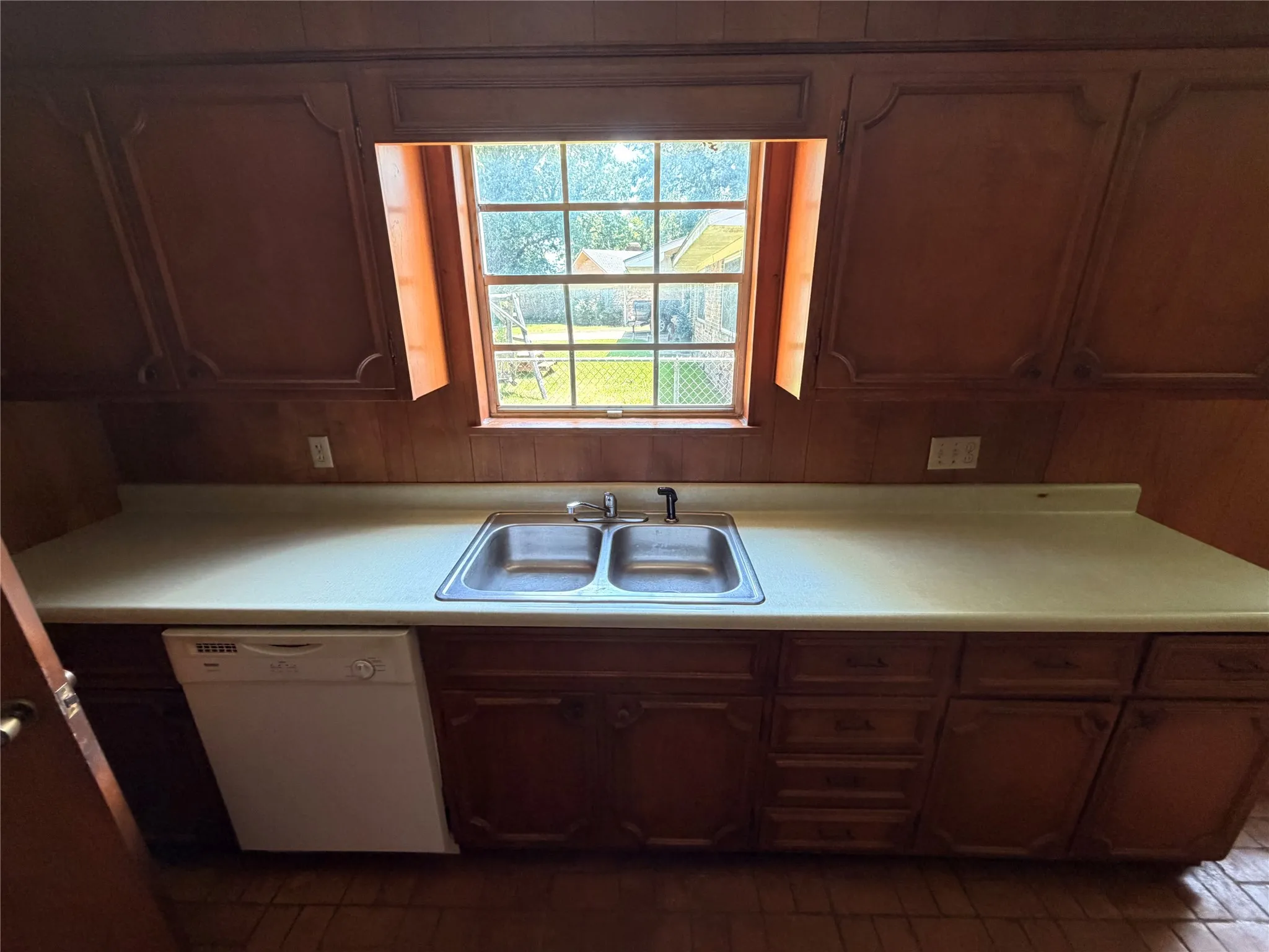 Single Family Residence For Sale in Delta County , 1402 Circle Drive, Cooper, Texas 75432, 3 Bedroom, 2 Bathroom, 2 Garage spaces, 2,181 Sqft, built in 1968, mls#21332724, Real Estate Agent in Cooper, Homes For Sale in Delta county, Homes For Sale in Cooper, Realtor in Cooper Texas, Real Estate Brokerage Independent Realty Texas, Luminita Cordes Realtor