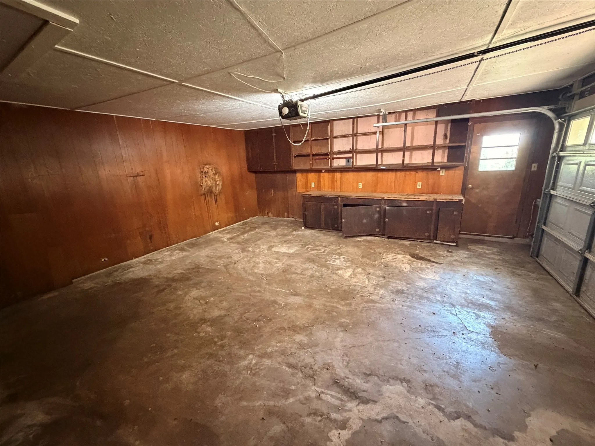 Single Family Residence For Sale in Delta County , 1402 Circle Drive, Cooper, Texas 75432, 3 Bedroom, 2 Bathroom, 2 Garage spaces, 2,181 Sqft, built in 1968, mls#21332724, Real Estate Agent in Cooper, Homes For Sale in Delta county, Homes For Sale in Cooper, Realtor in Cooper Texas, Real Estate Brokerage Independent Realty Texas, Luminita Cordes Realtor