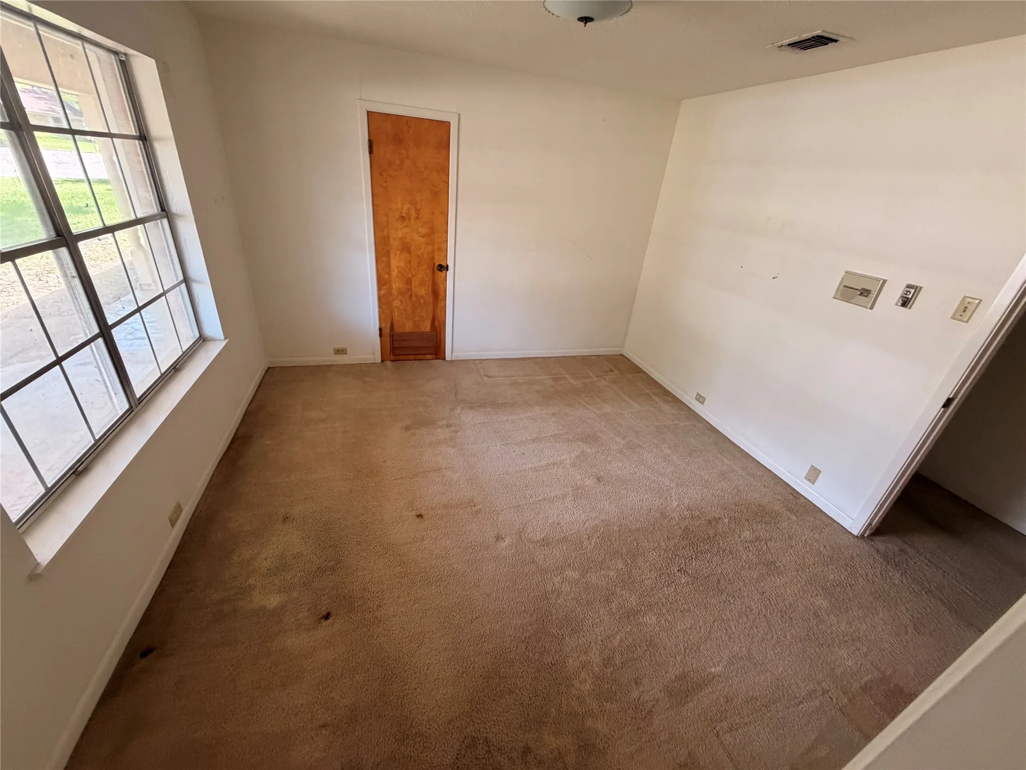 Single Family Residence For Sale in Delta County , 1402 Circle Drive, Cooper, Texas 75432, 3 Bedroom, 2 Bathroom, 2 Garage spaces, 2,181 Sqft, built in 1968, mls#21332724, Real Estate Agent in Cooper, Homes For Sale in Delta county, Homes For Sale in Cooper, Realtor in Cooper Texas, Real Estate Brokerage Independent Realty Texas, Luminita Cordes Realtor