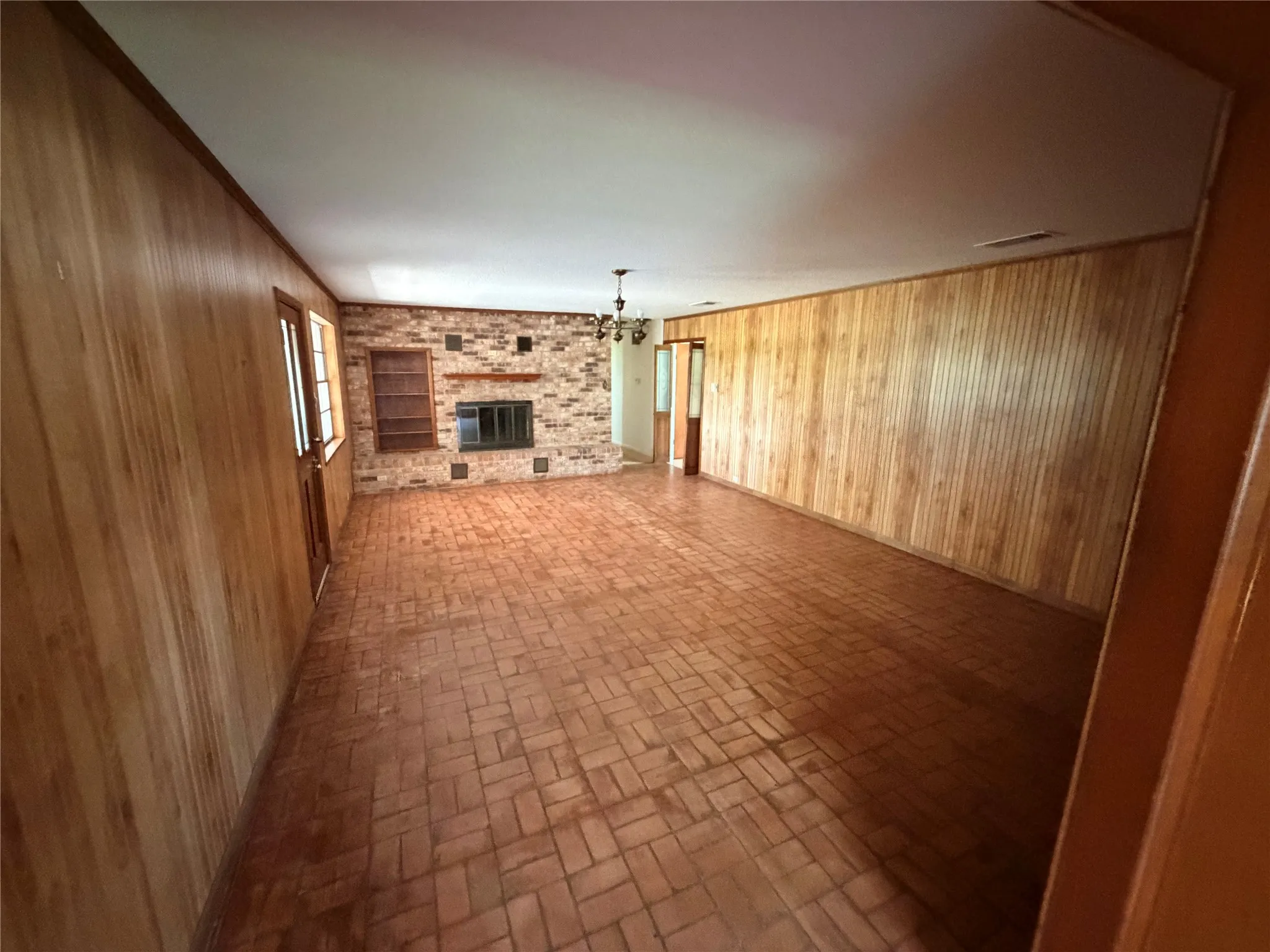 Single Family Residence For Sale in Delta County , 1402 Circle Drive, Cooper, Texas 75432, 3 Bedroom, 2 Bathroom, 2 Garage spaces, 2,181 Sqft, built in 1968, mls#21332724, Real Estate Agent in Cooper, Homes For Sale in Delta county, Homes For Sale in Cooper, Realtor in Cooper Texas, Real Estate Brokerage Independent Realty Texas, Luminita Cordes Realtor