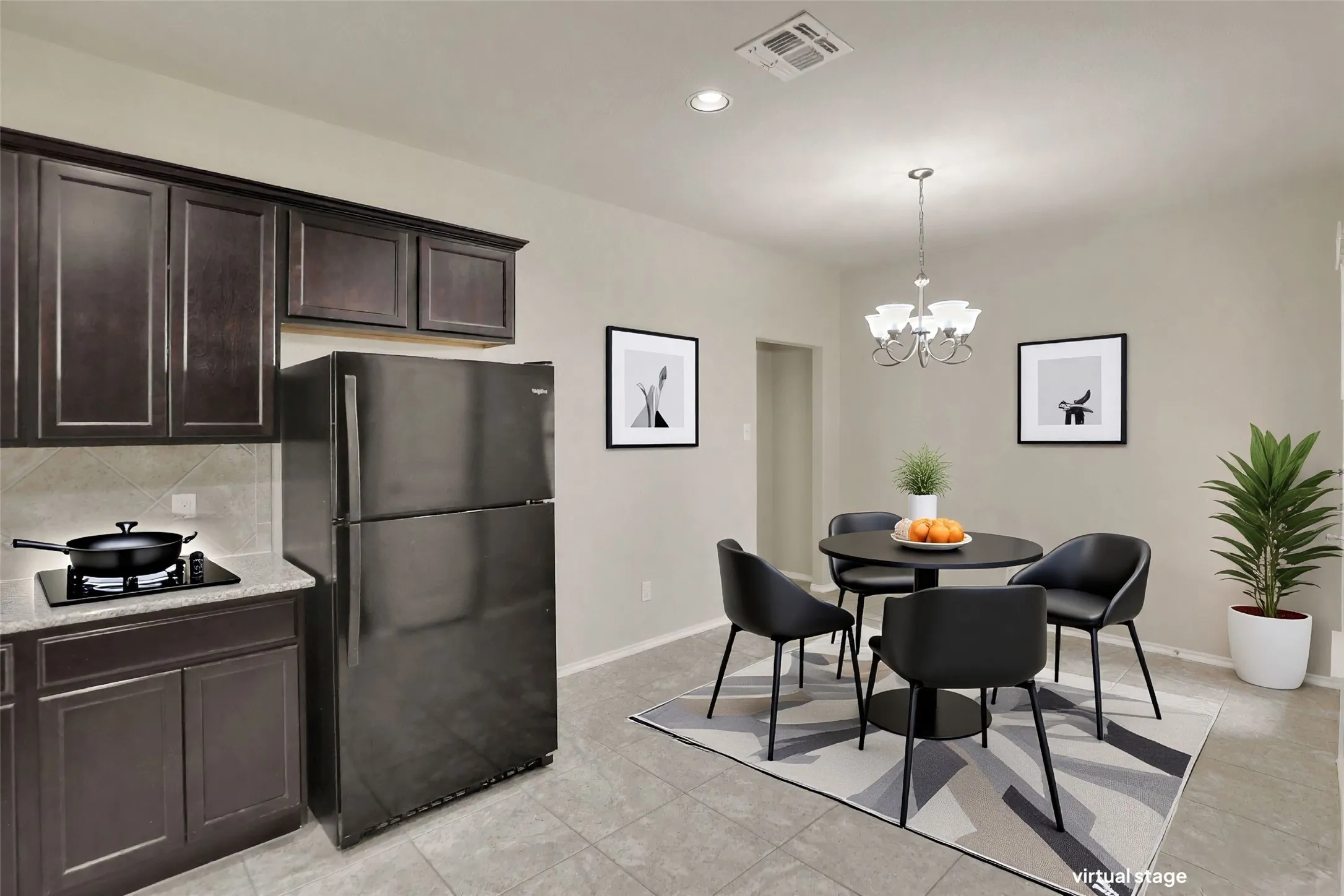 Single Family Residence For Sale in Collin County , 300 Black Bear Drive, Mc Kinney, Texas 75071, 3 Bedroom, 2 Bathroom, 2 Garage spaces, 1,406 Sqft, built in 2013, mls#21332795, Real Estate Agent in Mc Kinney, Homes For Sale in Collin county, Homes For Sale in Mc Kinney, Realtor in Mc Kinney Texas, Real Estate Brokerage Independent Realty Texas, Luminita Cordes Realtor