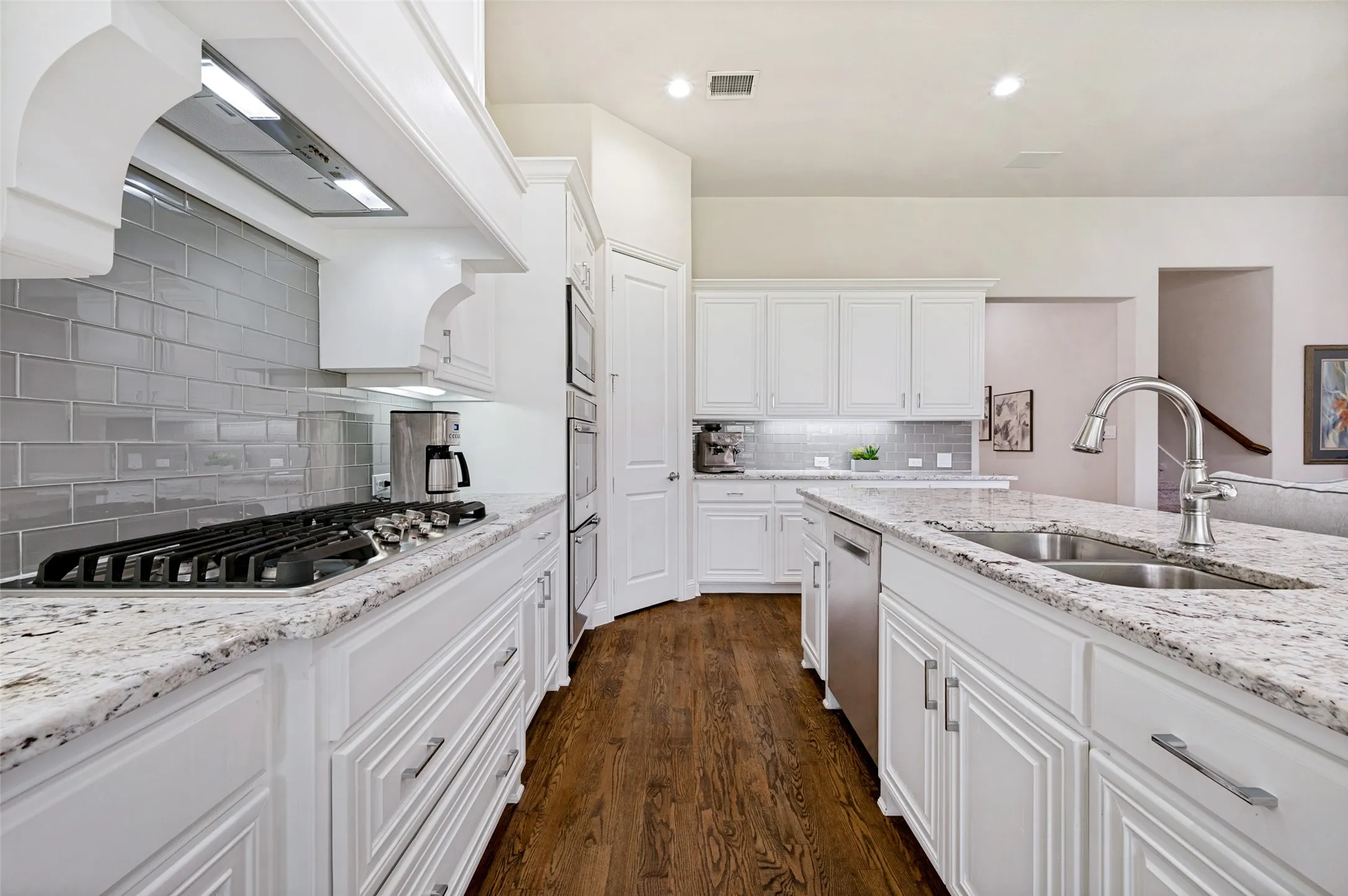 Single Family Residence For Sale in Collin County , 8805 Abbington Place, Mc Kinney, Texas 75072, 4 Bedroom, 4 Bathroom, 2 Garage spaces, 3,142 Sqft, built in 2017, mls#21332286, Real Estate Agent in Mc Kinney, Homes For Sale in Collin county, Homes For Sale in Mc Kinney, Realtor in Mc Kinney Texas, Real Estate Brokerage Independent Realty Texas, Luminita Cordes Realtor
