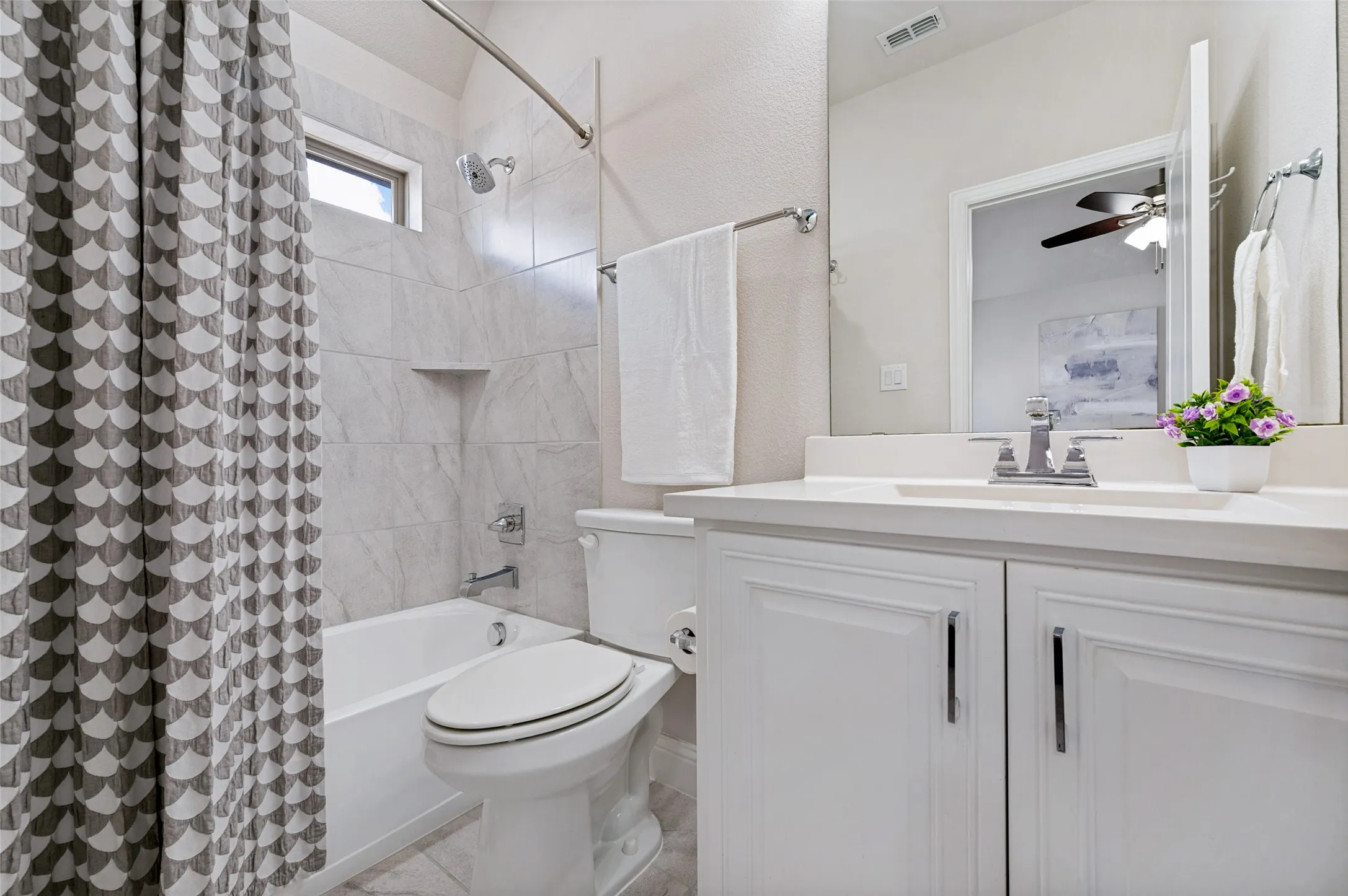 Single Family Residence For Sale in Collin County , 8805 Abbington Place, Mc Kinney, Texas 75072, 4 Bedroom, 4 Bathroom, 2 Garage spaces, 3,142 Sqft, built in 2017, mls#21332286, Real Estate Agent in Mc Kinney, Homes For Sale in Collin county, Homes For Sale in Mc Kinney, Realtor in Mc Kinney Texas, Real Estate Brokerage Independent Realty Texas, Luminita Cordes Realtor