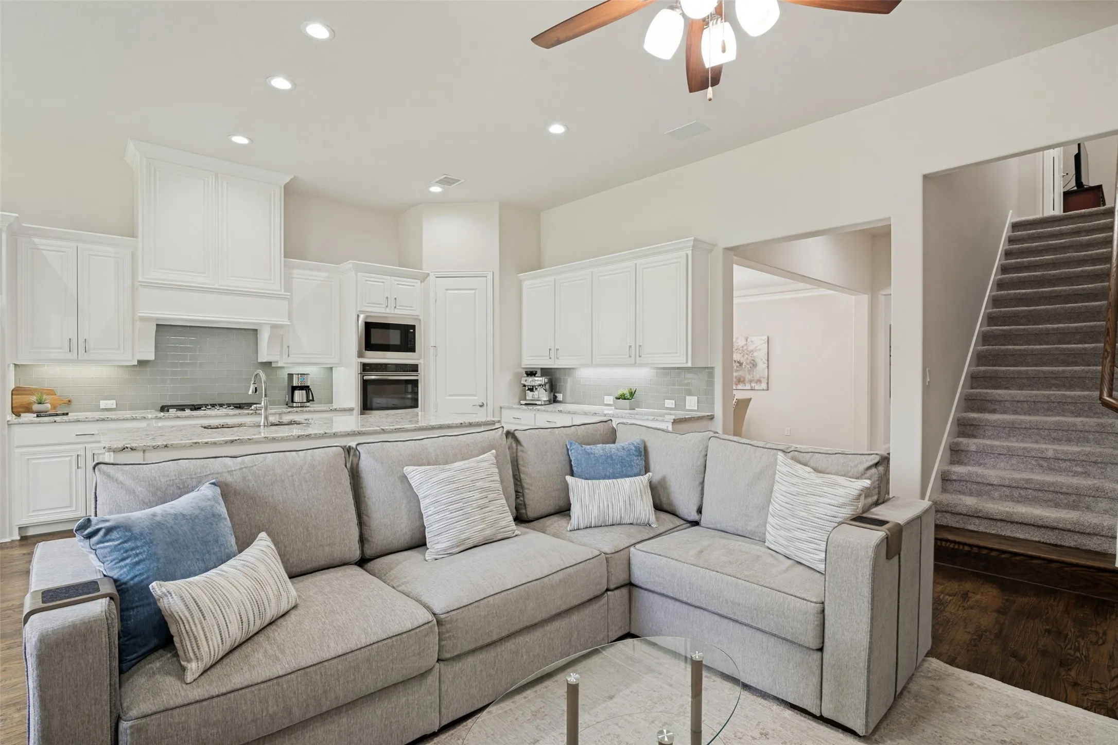 Single Family Residence For Sale in Collin County , 8805 Abbington Place, Mc Kinney, Texas 75072, 4 Bedroom, 4 Bathroom, 2 Garage spaces, 3,142 Sqft, built in 2017, mls#21332286, Real Estate Agent in Mc Kinney, Homes For Sale in Collin county, Homes For Sale in Mc Kinney, Realtor in Mc Kinney Texas, Real Estate Brokerage Independent Realty Texas, Luminita Cordes Realtor