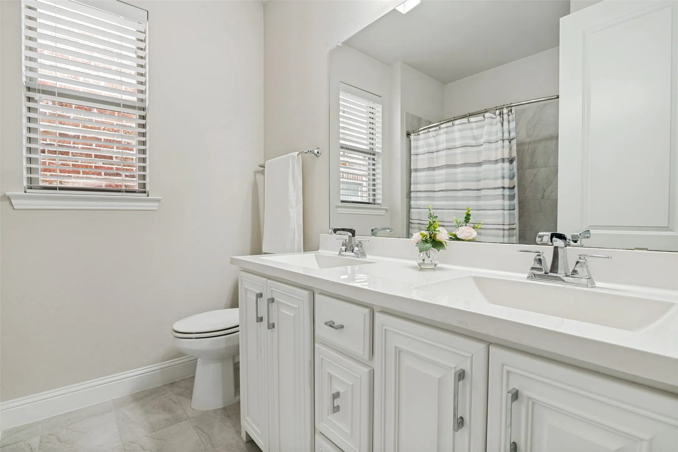 Single Family Residence For Sale in Collin County , 8805 Abbington Place, Mc Kinney, Texas 75072, 4 Bedroom, 4 Bathroom, 2 Garage spaces, 3,142 Sqft, built in 2017, mls#21332286, Real Estate Agent in Mc Kinney, Homes For Sale in Collin county, Homes For Sale in Mc Kinney, Realtor in Mc Kinney Texas, Real Estate Brokerage Independent Realty Texas, Luminita Cordes Realtor
