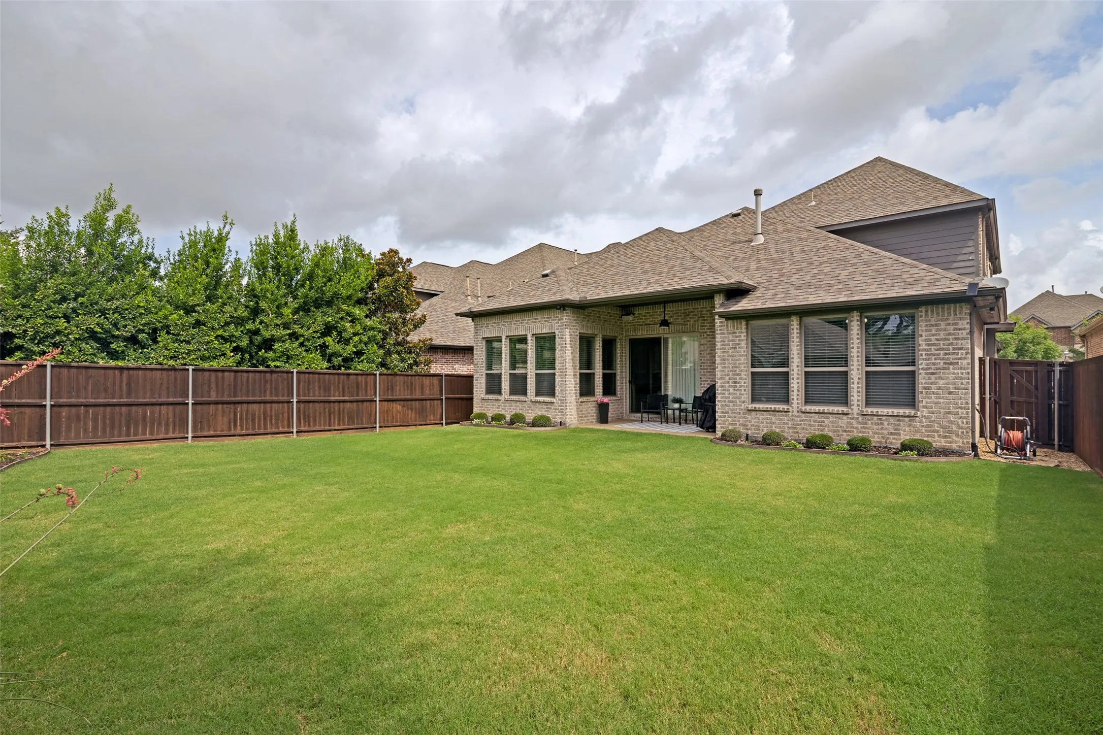 Single Family Residence For Sale in Collin County , 8805 Abbington Place, Mc Kinney, Texas 75072, 4 Bedroom, 4 Bathroom, 2 Garage spaces, 3,142 Sqft, built in 2017, mls#21332286, Real Estate Agent in Mc Kinney, Homes For Sale in Collin county, Homes For Sale in Mc Kinney, Realtor in Mc Kinney Texas, Real Estate Brokerage Independent Realty Texas, Luminita Cordes Realtor