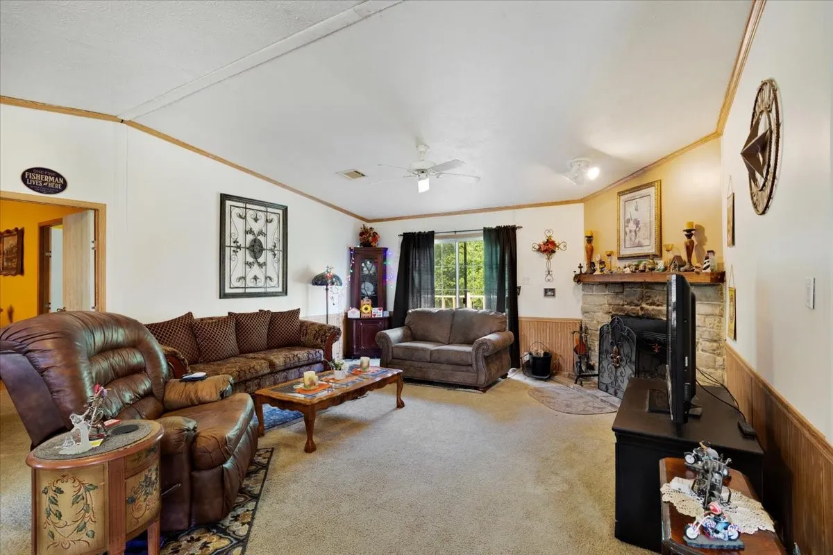 Mobile Home For Sale in Fannin County , 1022 County Road 2295, Telephone, Texas 75488, 3 Bedrooms, 2 Bathrooms, Garage spaces, 1,904 Sqft, built in 2001, Price $260,000, mls#21334749, Real Estate Agent in Telephone, Homes For Sale in Fannin county, Homes For Sale in Telephone, Realtor in Telephone Texas, Real Estate Brokerage Independent Realty Texas, Luminita Cordes Realtor