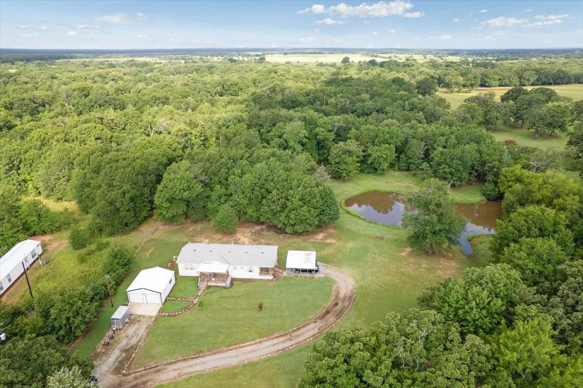 Mobile Home For Sale in Fannin County , 1022 County Road 2295, Telephone, Texas 75488, 3 Bedrooms, 2 Bathrooms, Garage spaces, 1,904 Sqft, built in 2001, Price $260,000, mls#21334749, Real Estate Agent in Telephone, Homes For Sale in Fannin county, Homes For Sale in Telephone, Realtor in Telephone Texas, Real Estate Brokerage Independent Realty Texas, Luminita Cordes Realtor
