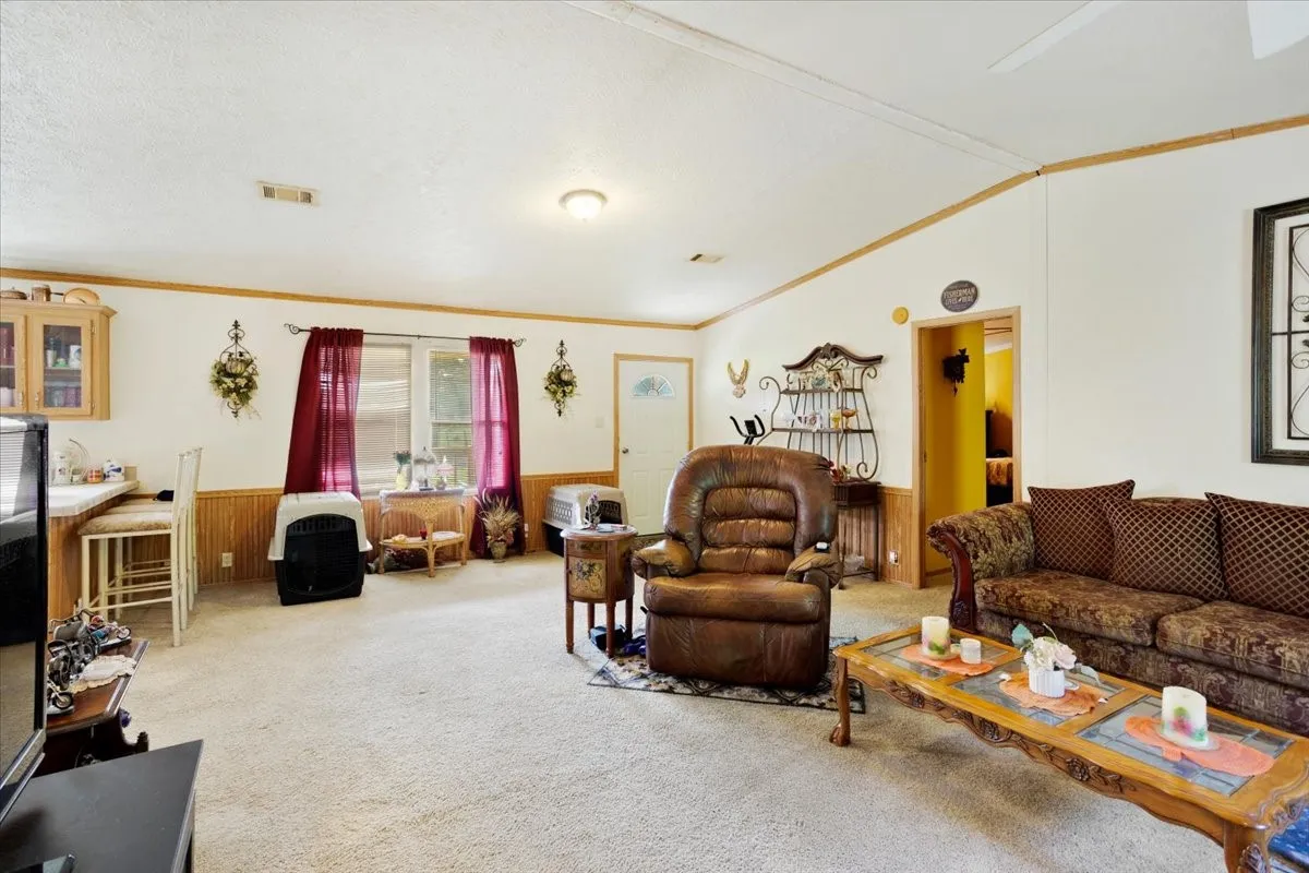 Mobile Home For Sale in Fannin County , 1022 County Road 2295, Telephone, Texas 75488, 3 Bedrooms, 2 Bathrooms, Garage spaces, 1,904 Sqft, built in 2001, Price $260,000, mls#21334749, Real Estate Agent in Telephone, Homes For Sale in Fannin county, Homes For Sale in Telephone, Realtor in Telephone Texas, Real Estate Brokerage Independent Realty Texas, Luminita Cordes Realtor