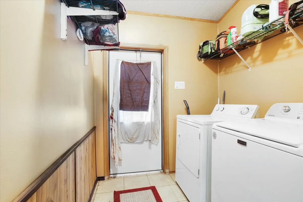 Mobile Home For Sale in Fannin County , 1022 County Road 2295, Telephone, Texas 75488, 3 Bedrooms, 2 Bathrooms, Garage spaces, 1,904 Sqft, built in 2001, Price $260,000, mls#21334749, Real Estate Agent in Telephone, Homes For Sale in Fannin county, Homes For Sale in Telephone, Realtor in Telephone Texas, Real Estate Brokerage Independent Realty Texas, Luminita Cordes Realtor