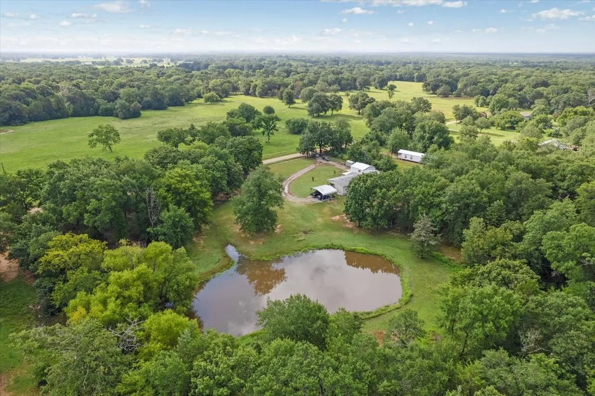 Mobile Home For Sale in Fannin County , 1022 County Road 2295, Telephone, Texas 75488, 3 Bedrooms, 2 Bathrooms, Garage spaces, 1,904 Sqft, built in 2001, Price $260,000, mls#21334749, Real Estate Agent in Telephone, Homes For Sale in Fannin county, Homes For Sale in Telephone, Realtor in Telephone Texas, Real Estate Brokerage Independent Realty Texas, Luminita Cordes Realtor