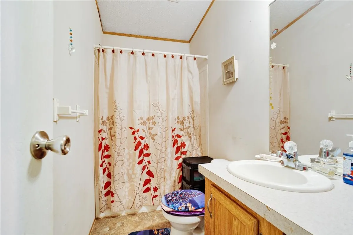 Mobile Home For Sale in Fannin County , 1022 County Road 2295, Telephone, Texas 75488, 3 Bedrooms, 2 Bathrooms, Garage spaces, 1,904 Sqft, built in 2001, Price $260,000, mls#21334749, Real Estate Agent in Telephone, Homes For Sale in Fannin county, Homes For Sale in Telephone, Realtor in Telephone Texas, Real Estate Brokerage Independent Realty Texas, Luminita Cordes Realtor