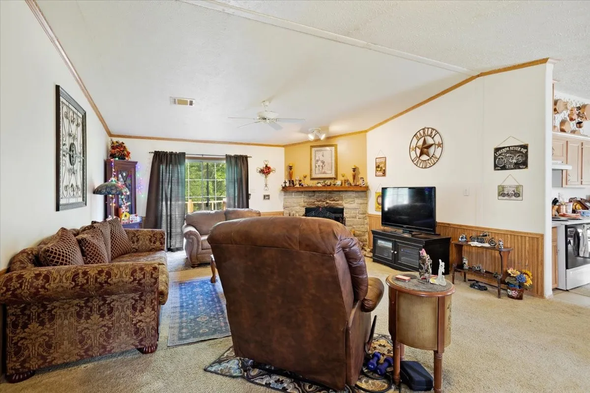 Mobile Home For Sale in Fannin County , 1022 County Road 2295, Telephone, Texas 75488, 3 Bedrooms, 2 Bathrooms, Garage spaces, 1,904 Sqft, built in 2001, Price $260,000, mls#21334749, Real Estate Agent in Telephone, Homes For Sale in Fannin county, Homes For Sale in Telephone, Realtor in Telephone Texas, Real Estate Brokerage Independent Realty Texas, Luminita Cordes Realtor