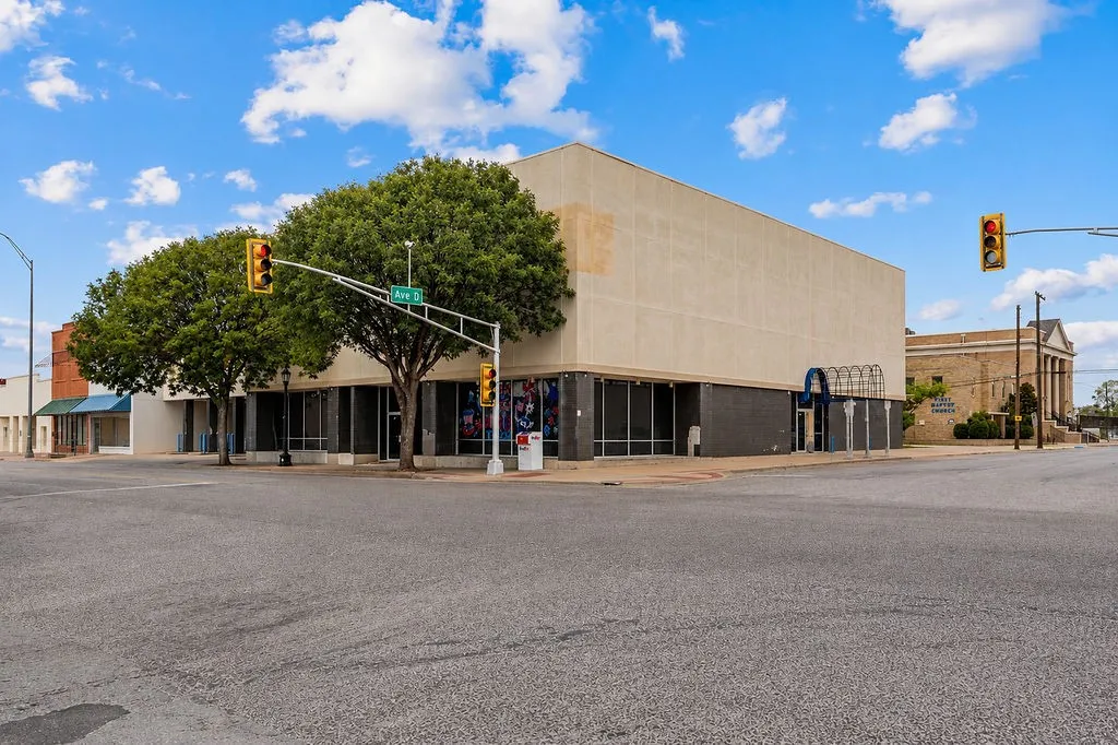 Retail For Sale in Wichita County , 317 E 3rd Street, Burkburnett, Texas 76354, 0, 0, Garage spaces, 0 Sqft, built in 1920, Price $375,000, mls#21324574, Real Estate Agent in Burkburnett, Homes For Sale in Wichita county, Homes For Sale in Burkburnett, Realtor in Burkburnett Texas, Real Estate Brokerage Independent Realty Texas, Luminita Cordes Realtor