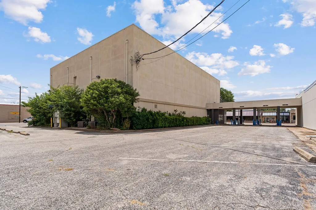 Retail For Sale in Wichita County , 317 E 3rd Street, Burkburnett, Texas 76354, 0, 0, Garage spaces, 0 Sqft, built in 1920, Price $375,000, mls#21324574, Real Estate Agent in Burkburnett, Homes For Sale in Wichita county, Homes For Sale in Burkburnett, Realtor in Burkburnett Texas, Real Estate Brokerage Independent Realty Texas, Luminita Cordes Realtor