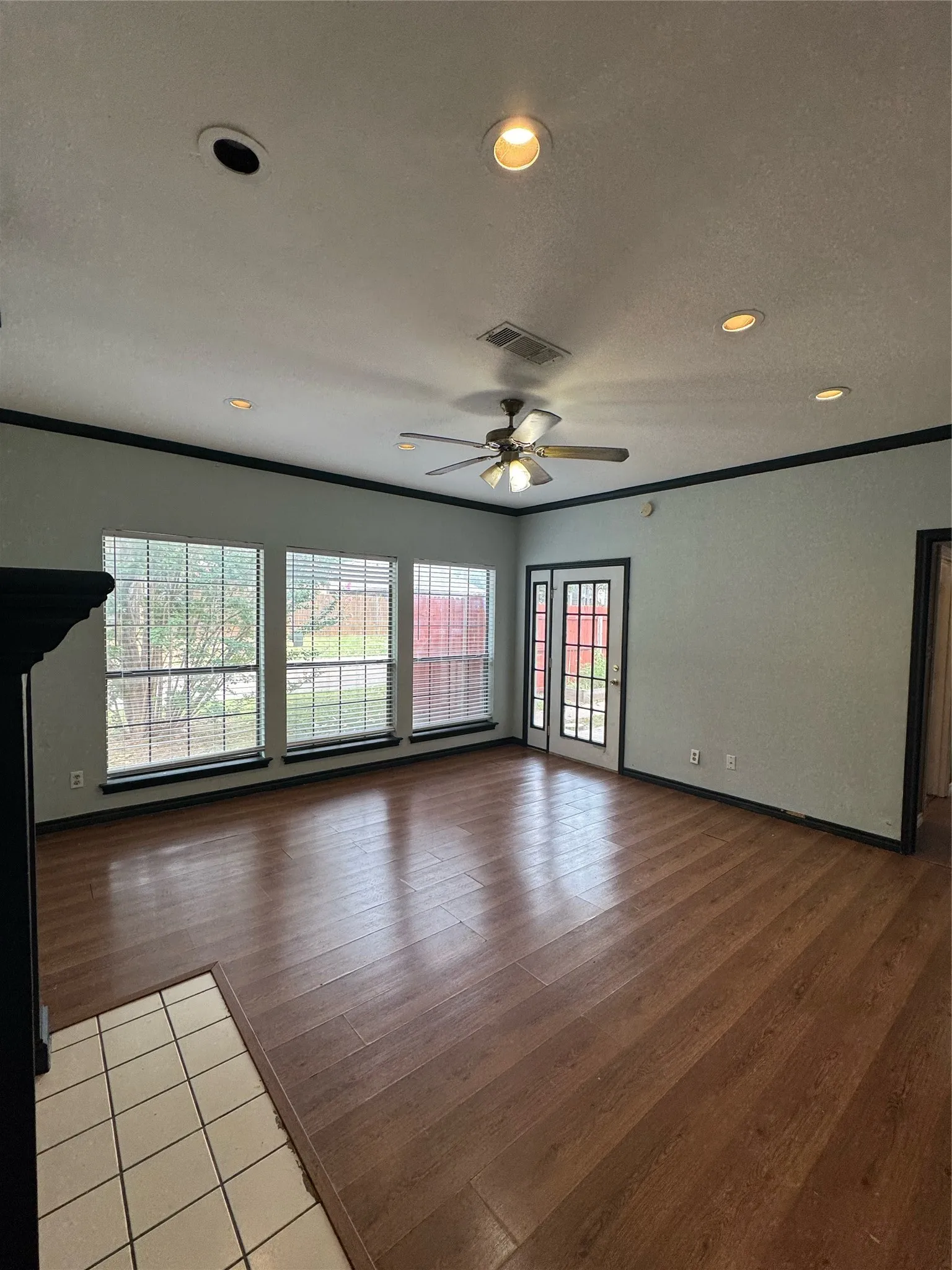 Duplex For Rent in Denton County , 201 E Windsor Drive, Denton, Texas 76209, 3 Bedroom, 2 Bathroom, 2 Garage spaces, 1,090 Sqft, built in 1984, mls#21334736, Real Estate Agent in Denton, Homes For Rent in Denton county, Homes For Rent in Denton, Realtor in Denton Texas, Real Estate Brokerage Independent Realty Texas, Luminita Cordes Realtor