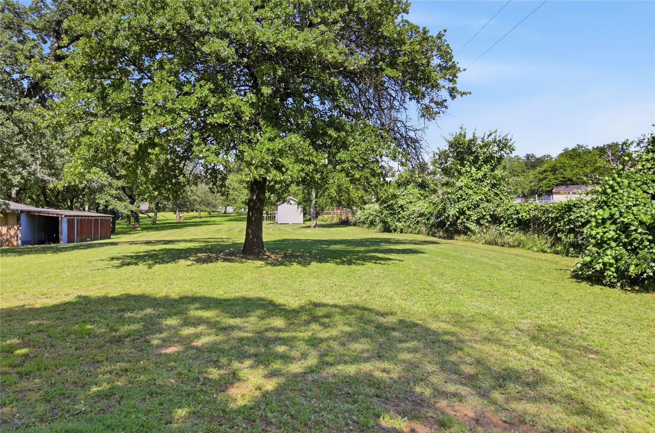 Single Family Residence For Sale in Tarrant County , 1251 Johnson Road, Keller, Texas 76248, 3 Bedroom, 2 Bathroom, 2 Garage spaces, 1,930 Sqft, built in 1954, mls#21334145, Real Estate Agent in Keller, Homes For Sale in Tarrant county, Homes For Sale in Keller, Realtor in Keller Texas, Real Estate Brokerage Independent Realty Texas, Luminita Cordes Realtor