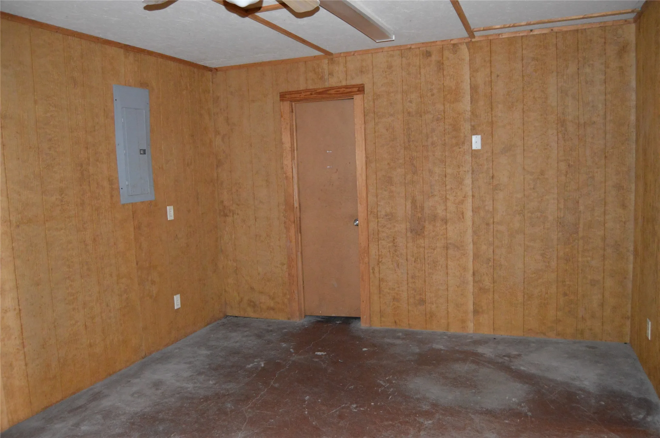 Business For Rent in Hunt County , 1969 Interstate Highway 30 W Ste D, Greenville, Texas 75402, 0, 0, Garage spaces, 0 Sqft, built in 1970, mls#21334770, Real Estate Agent in Greenville, Homes For Rent in Hunt county, Homes For Rent in Greenville, Realtor in Greenville Texas, Real Estate Brokerage Independent Realty Texas, Luminita Cordes Realtor