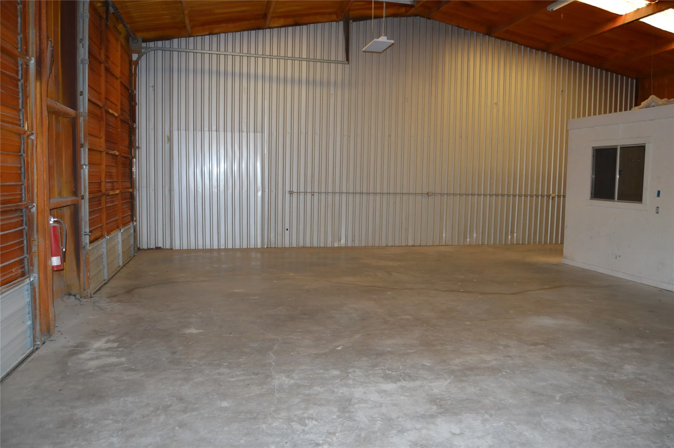 Business For Rent in Hunt County , 1969 Interstate Highway 30 W Ste D, Greenville, Texas 75402, 0, 0, Garage spaces, 0 Sqft, built in 1970, mls#21334770, Real Estate Agent in Greenville, Homes For Rent in Hunt county, Homes For Rent in Greenville, Realtor in Greenville Texas, Real Estate Brokerage Independent Realty Texas, Luminita Cordes Realtor