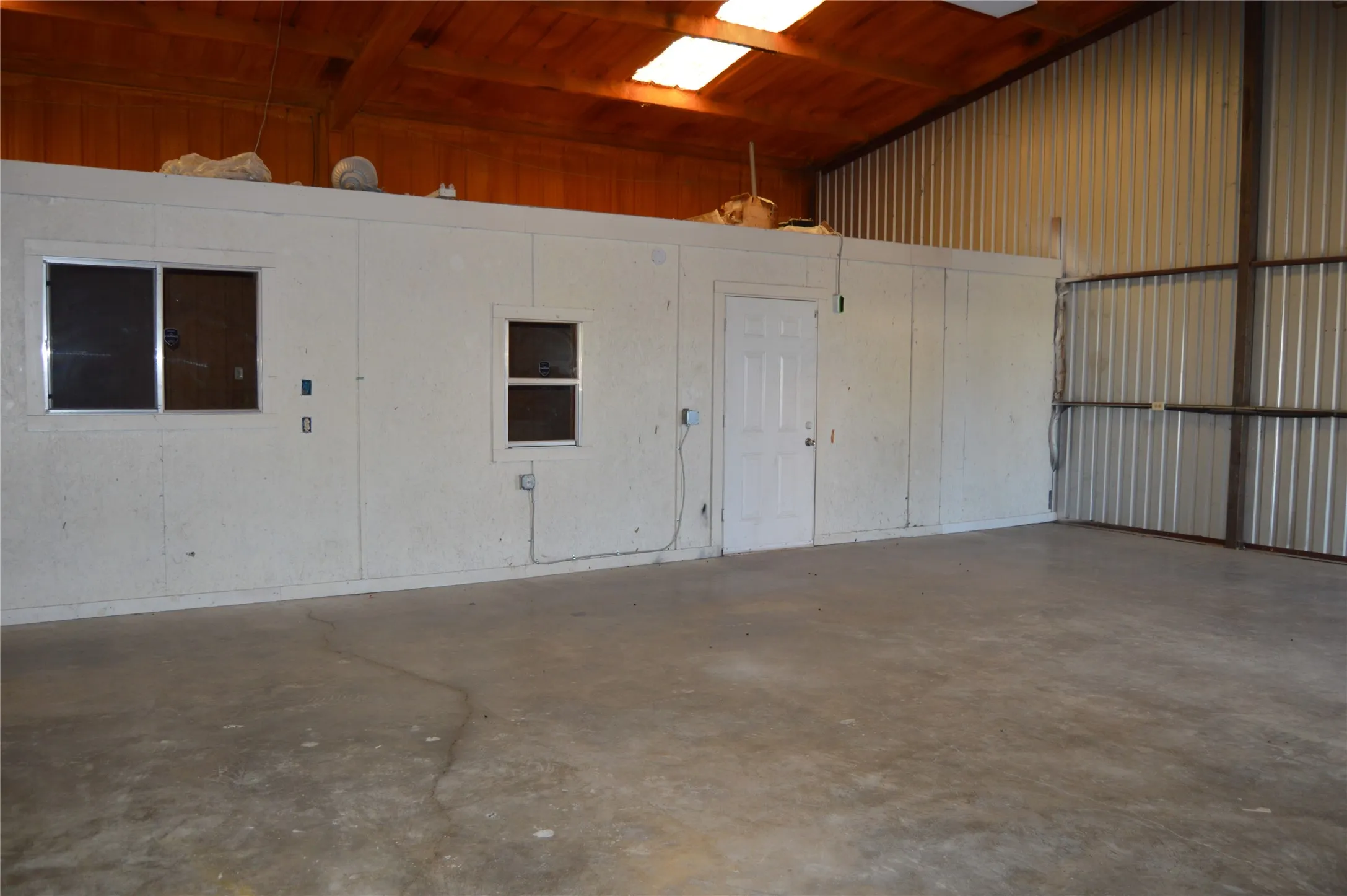 Business For Rent in Hunt County , 1969 Interstate Highway 30 W Ste D, Greenville, Texas 75402, 0, 0, Garage spaces, 0 Sqft, built in 1970, mls#21334770, Real Estate Agent in Greenville, Homes For Rent in Hunt county, Homes For Rent in Greenville, Realtor in Greenville Texas, Real Estate Brokerage Independent Realty Texas, Luminita Cordes Realtor
