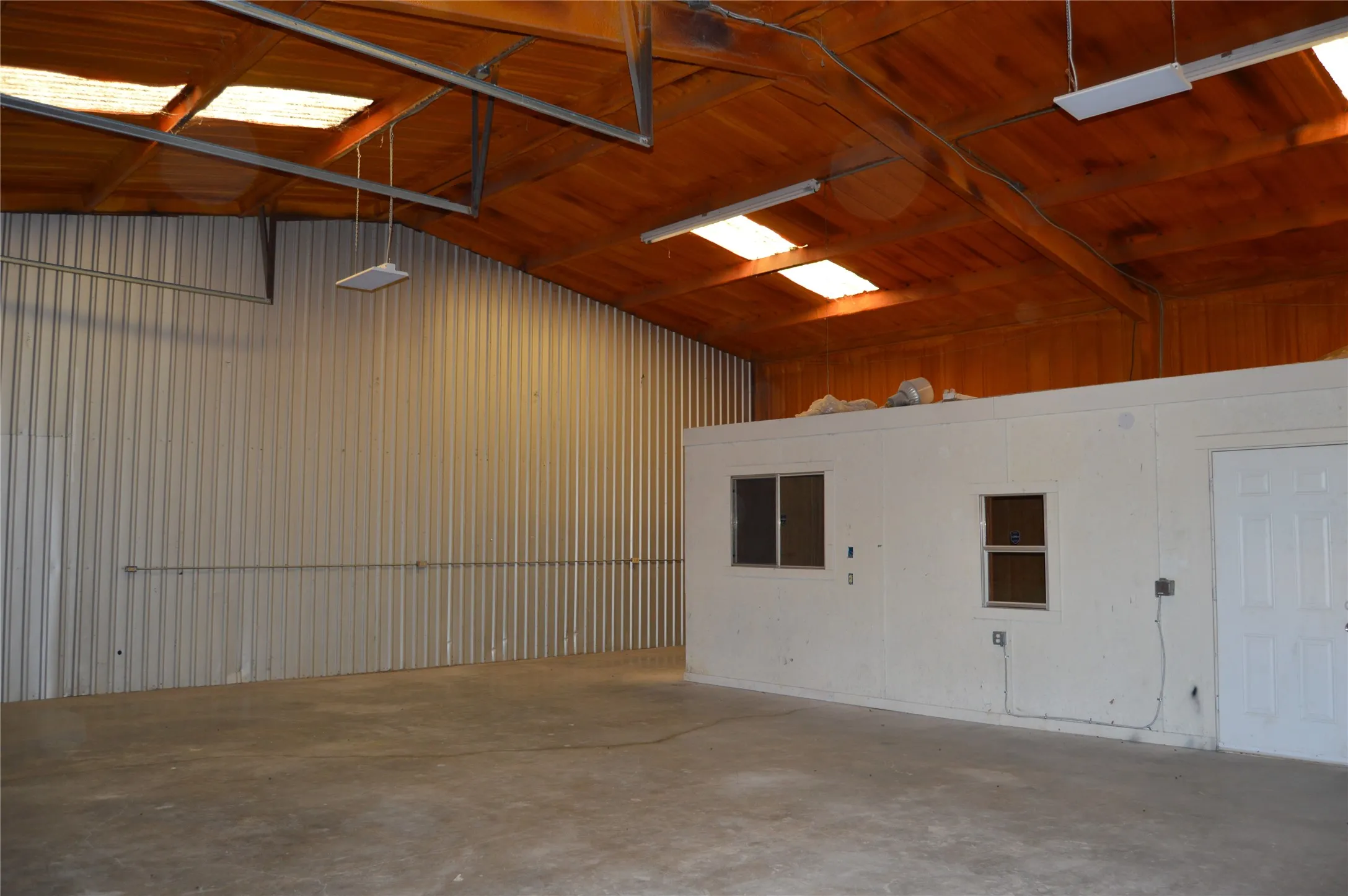 Business For Rent in Hunt County , 1969 Interstate Highway 30 W Ste D, Greenville, Texas 75402, 0, 0, Garage spaces, 0 Sqft, built in 1970, mls#21334770, Real Estate Agent in Greenville, Homes For Rent in Hunt county, Homes For Rent in Greenville, Realtor in Greenville Texas, Real Estate Brokerage Independent Realty Texas, Luminita Cordes Realtor