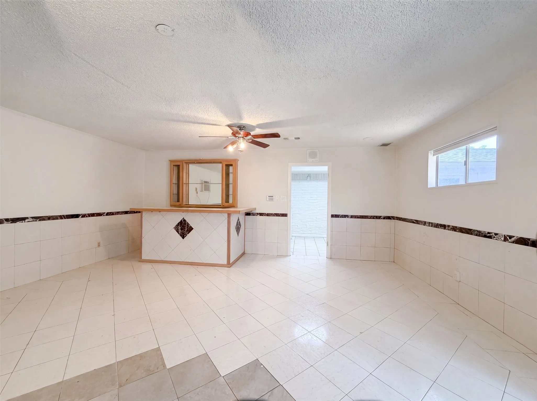 Single Family Residence For Sale in Dallas County , 725 Ridgecrest Drive, Irving, Texas 75060, 4 Bedroom, 3 Bathroom, 2 Garage spaces, 2,732 Sqft, built in 1959, mls#21334790, Real Estate Agent in Irving, Homes For Sale in Dallas county, Homes For Sale in Irving, Realtor in Irving Texas, Real Estate Brokerage Independent Realty Texas, Luminita Cordes Realtor