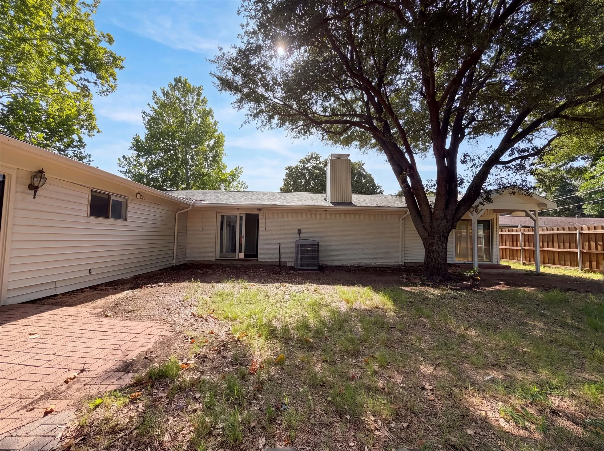 Single Family Residence For Sale in Dallas County , 725 Ridgecrest Drive, Irving, Texas 75060, 4 Bedroom, 3 Bathroom, 2 Garage spaces, 2,732 Sqft, built in 1959, mls#21334790, Real Estate Agent in Irving, Homes For Sale in Dallas county, Homes For Sale in Irving, Realtor in Irving Texas, Real Estate Brokerage Independent Realty Texas, Luminita Cordes Realtor
