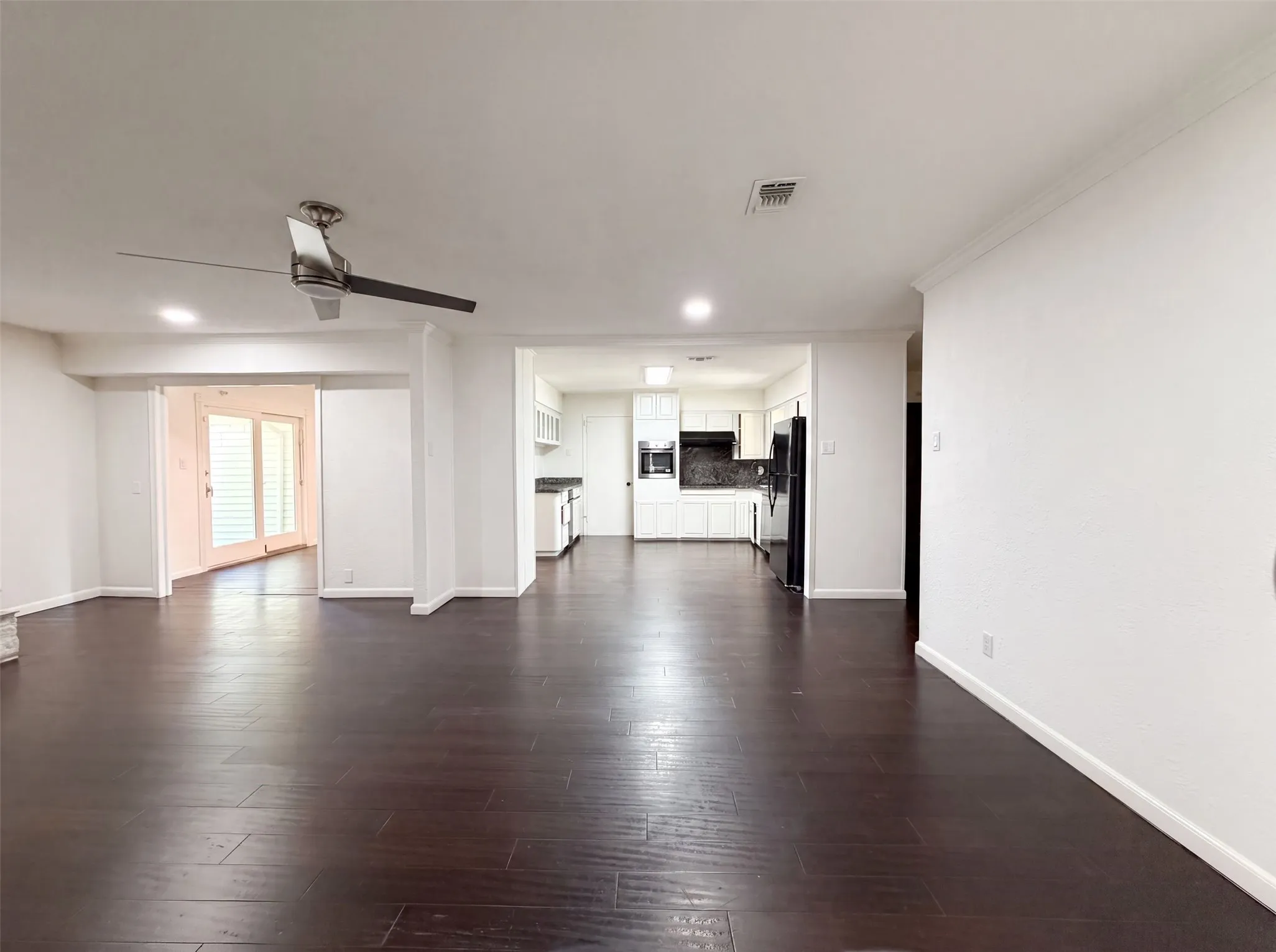 Single Family Residence For Sale in Dallas County , 725 Ridgecrest Drive, Irving, Texas 75060, 4 Bedroom, 3 Bathroom, 2 Garage spaces, 2,732 Sqft, built in 1959, mls#21334790, Real Estate Agent in Irving, Homes For Sale in Dallas county, Homes For Sale in Irving, Realtor in Irving Texas, Real Estate Brokerage Independent Realty Texas, Luminita Cordes Realtor
